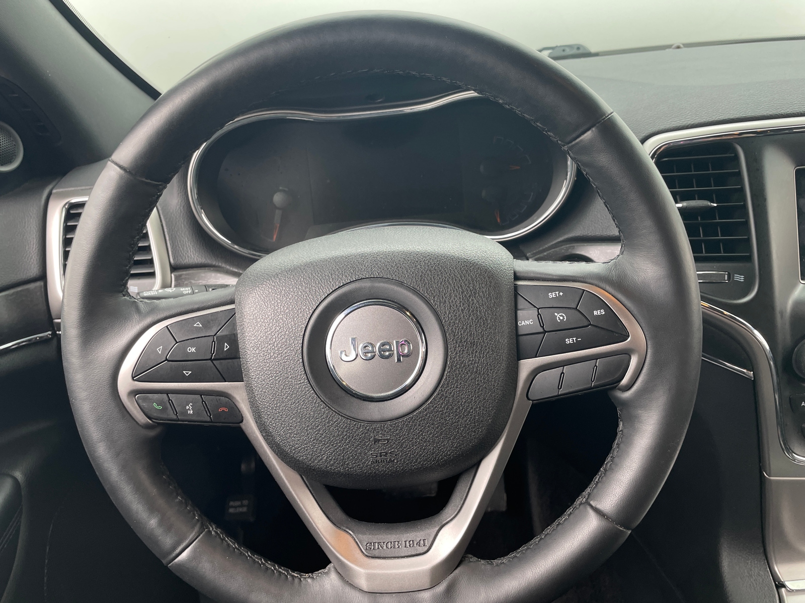 Thumbnail: 2018 Jeep Grand Cherokee - 4