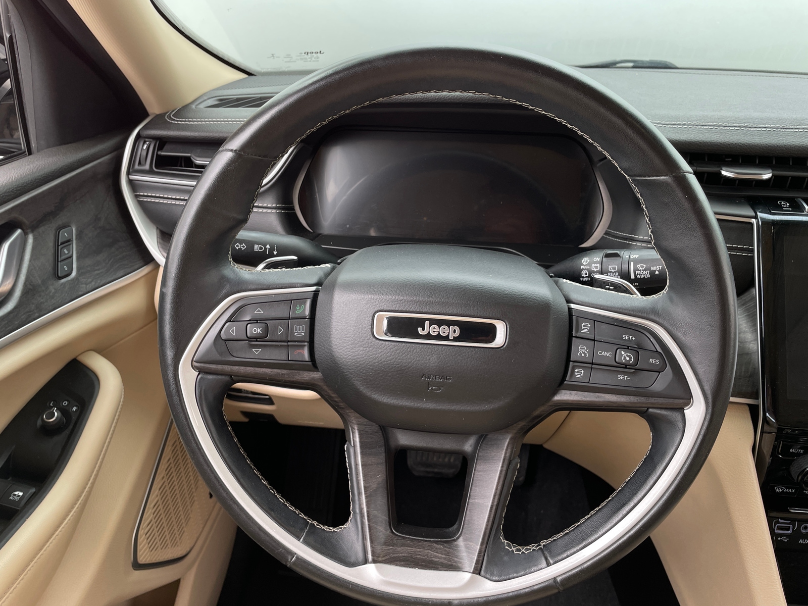 Thumbnail: 2021 Jeep Grand Cherokee L - 4