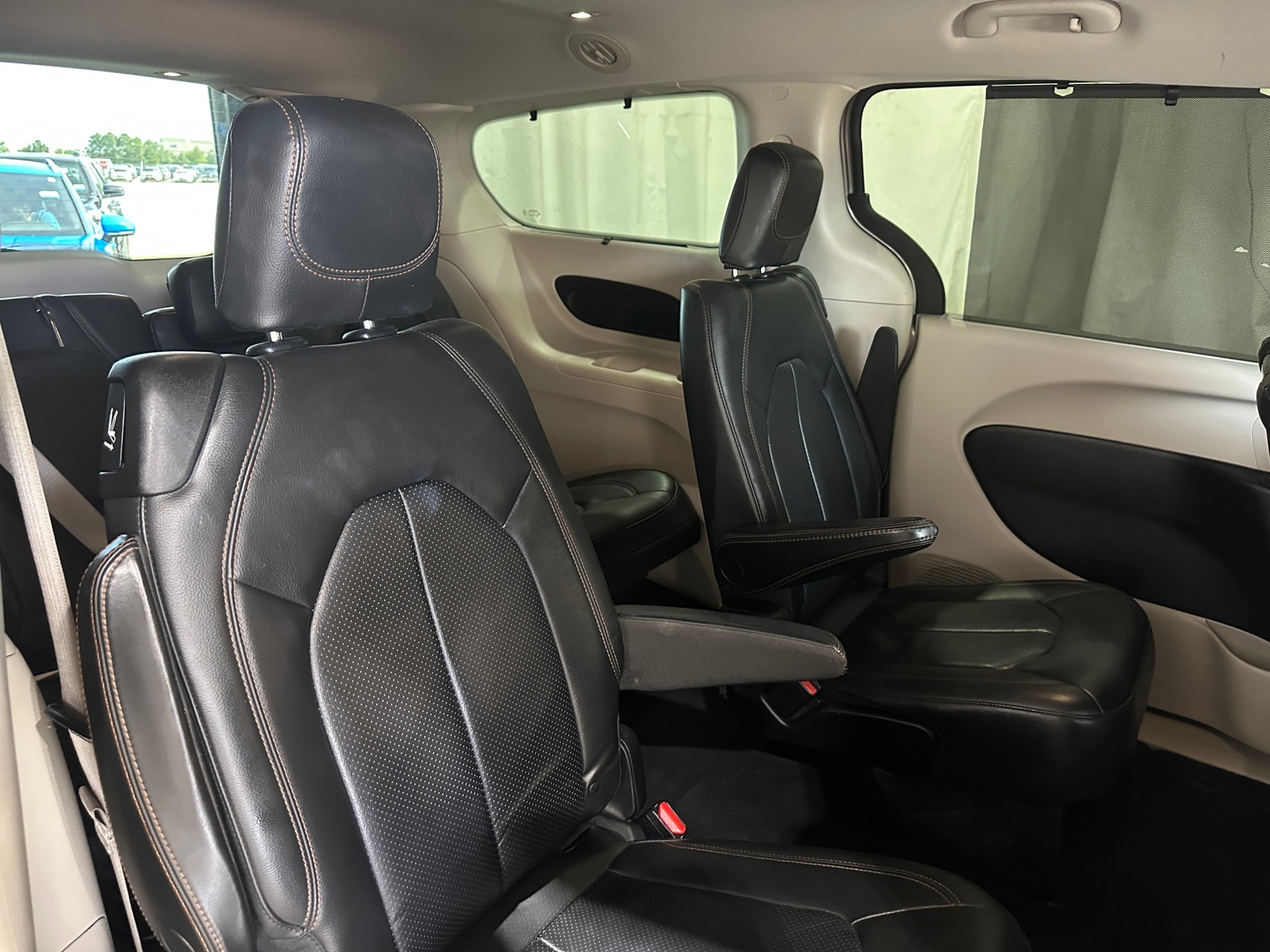 Thumbnail: 2017 Chrysler Pacifica - 5