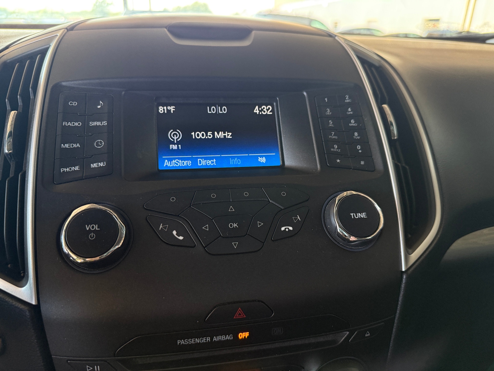 Thumbnail: 2015 Ford Edge - 4