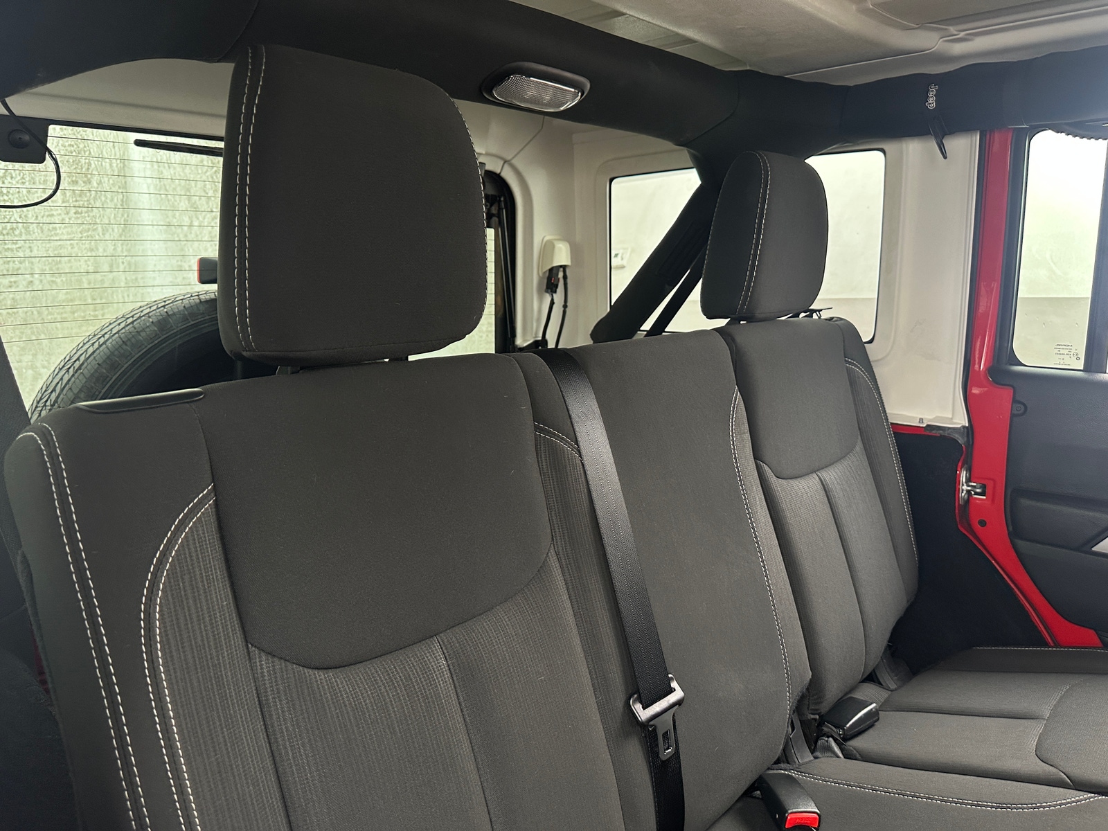 Thumbnail: 2016 Jeep Wrangler - 6