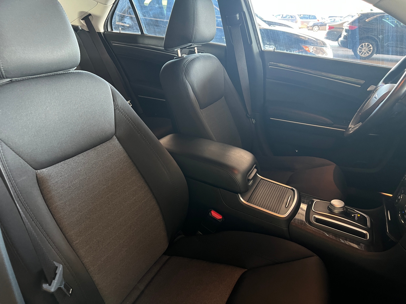 Thumbnail: 2019 Chrysler 300 - 2