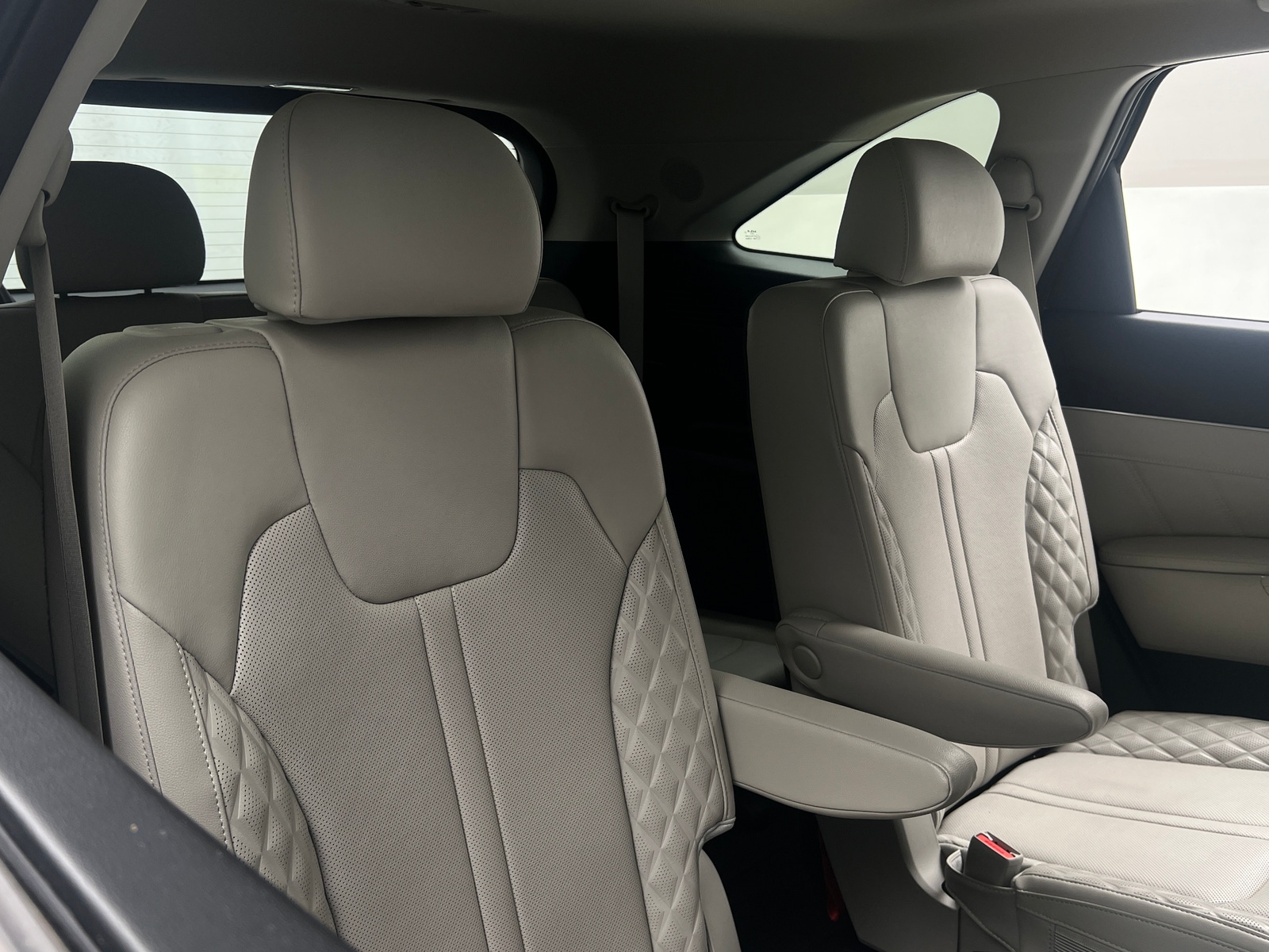 Thumbnail: 2022 Kia Sorento - 5