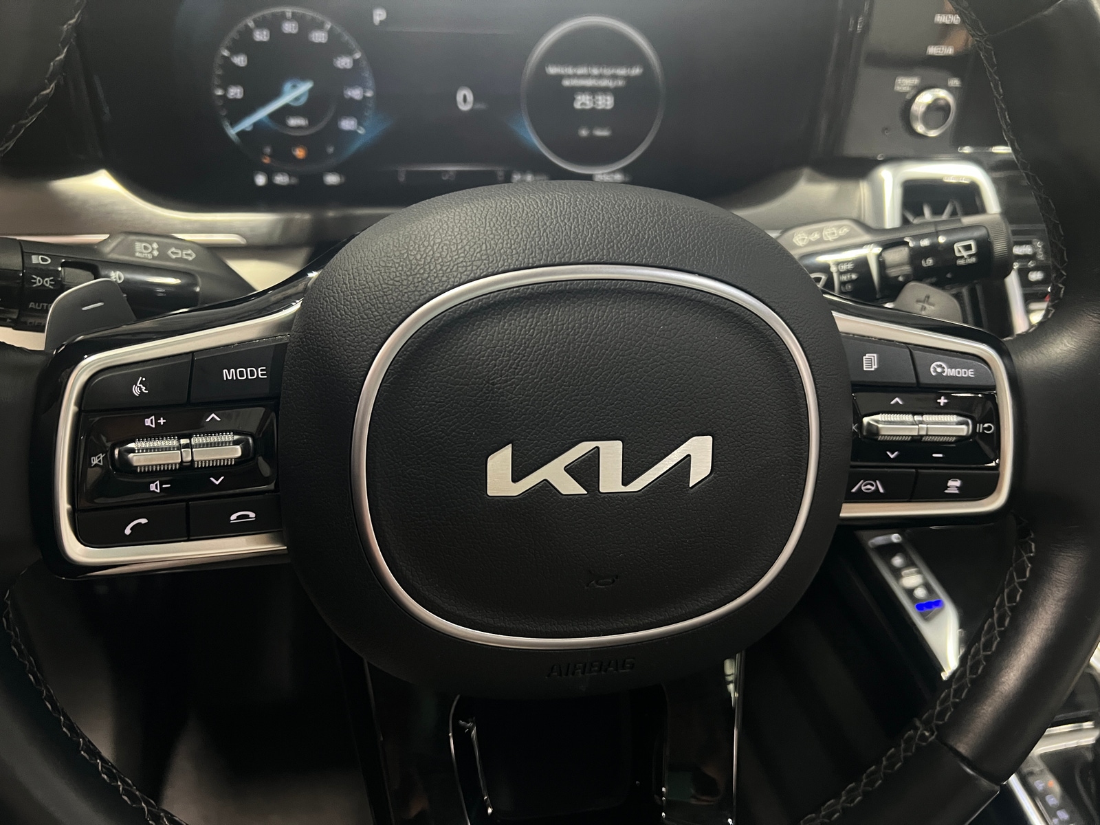 Thumbnail: 2022 Kia Sorento - 4
