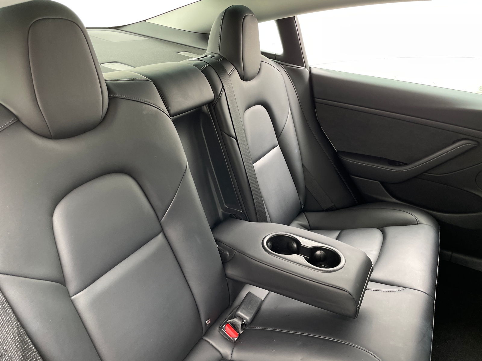 Thumbnail: 2021 Tesla Model 3 - 4