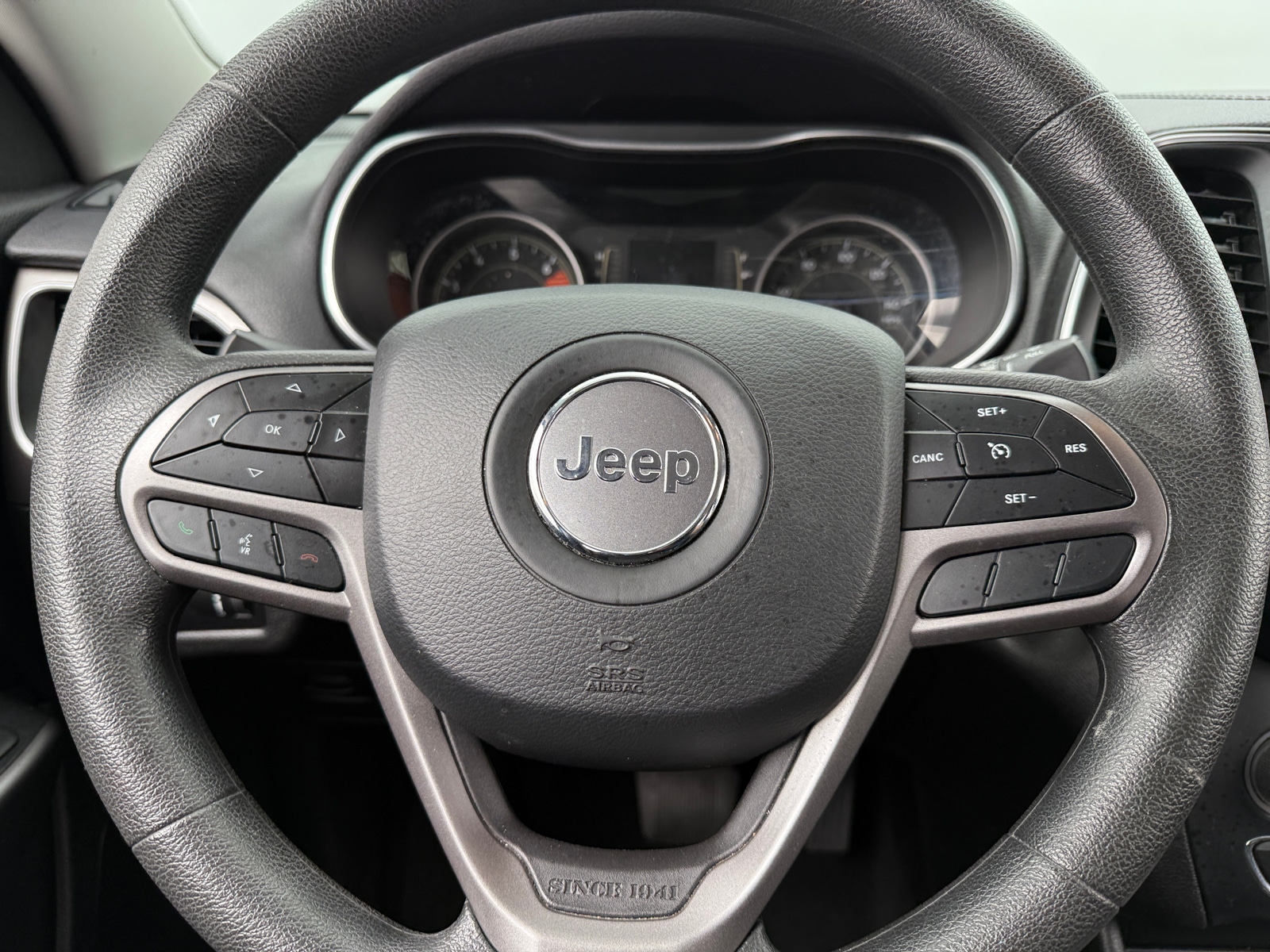 Thumbnail: 2021 Jeep Cherokee - 5