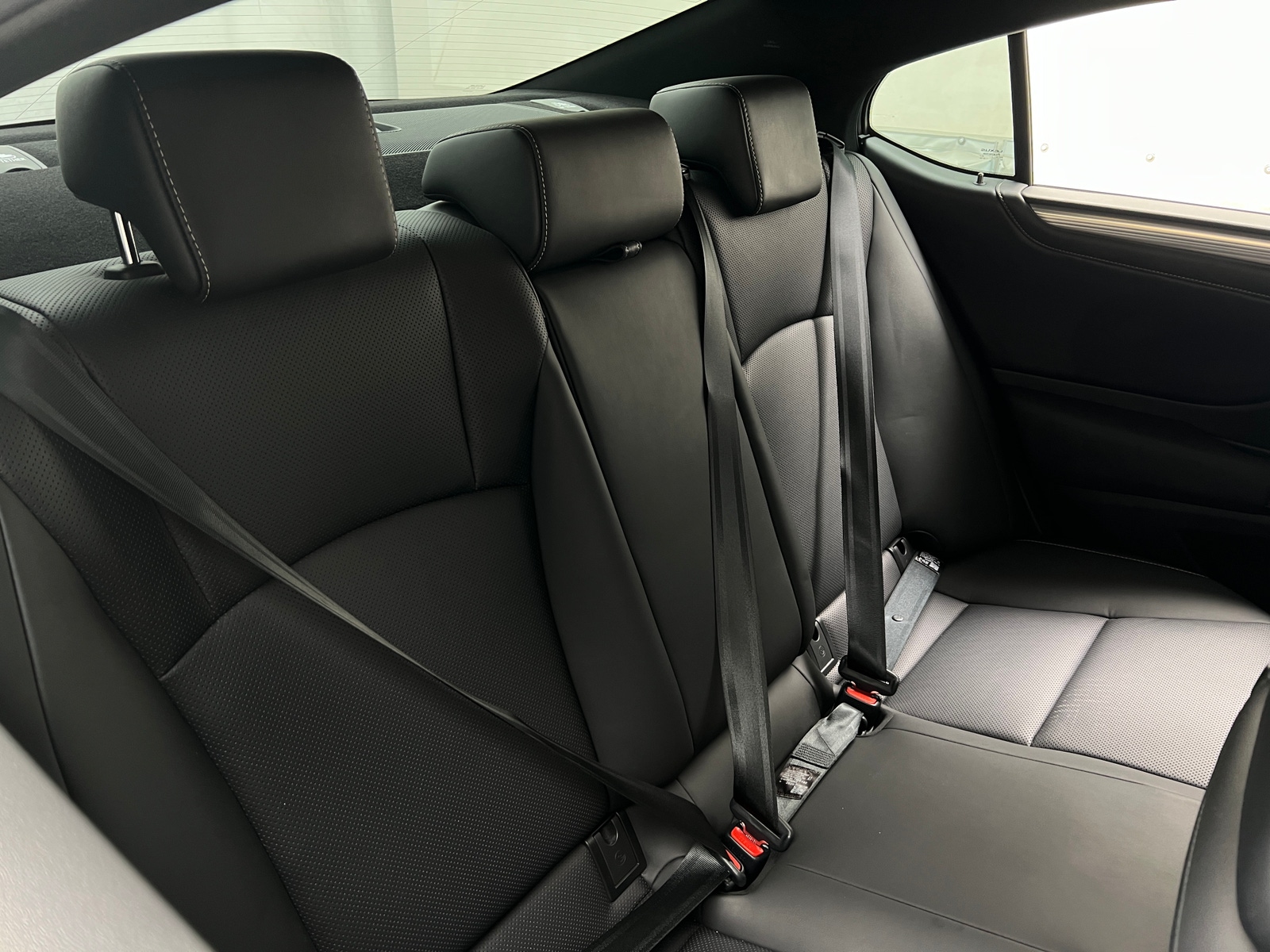 Thumbnail: 2020 Lexus ES - 5