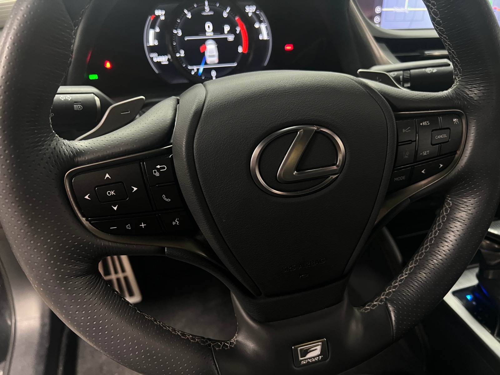 Thumbnail: 2020 Lexus ES - 4