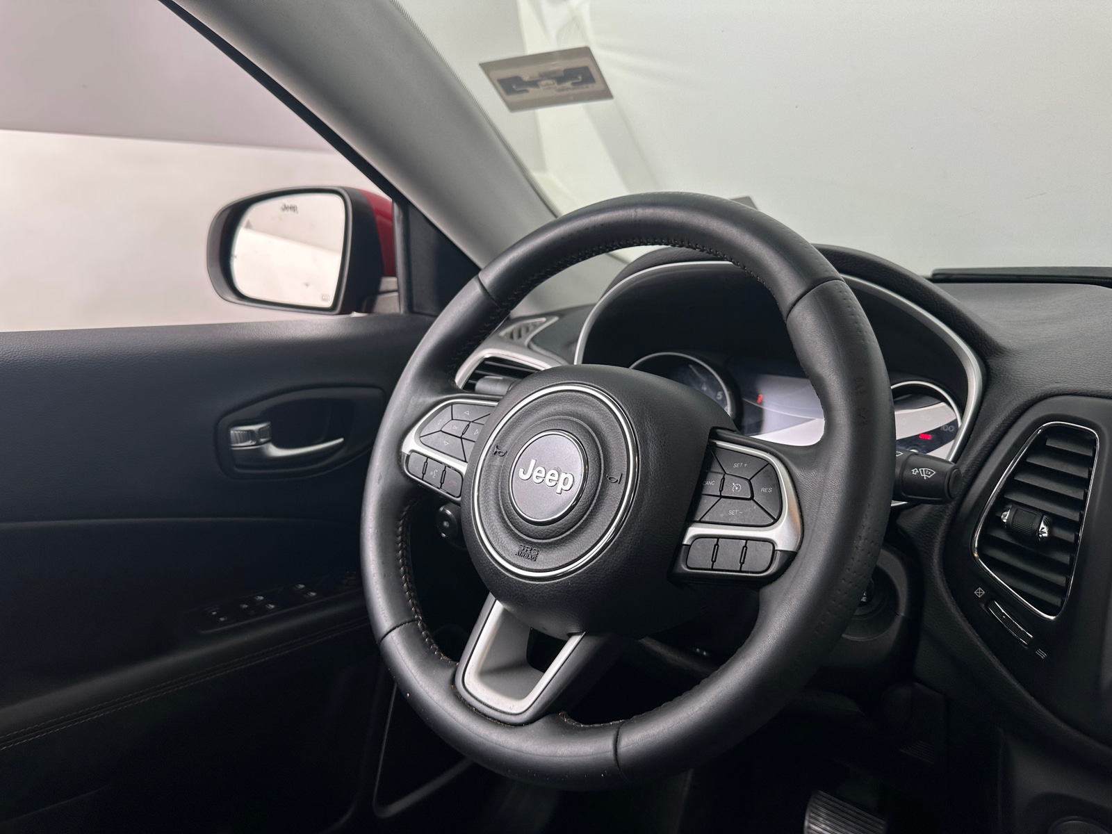 Thumbnail: 2018 Jeep Compass - 4