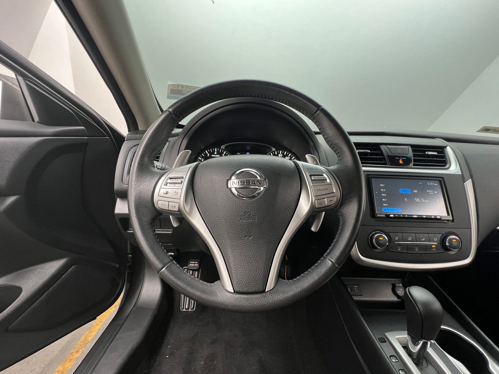 Thumbnail: 2017 Nissan Altima - 5