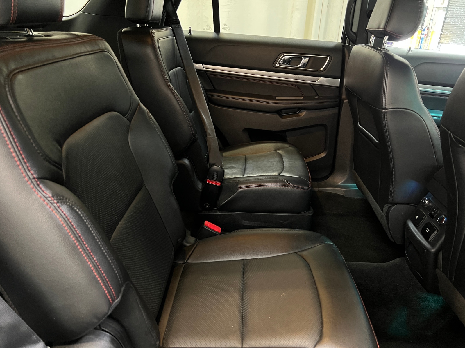 Thumbnail: 2017 Ford Explorer - 5