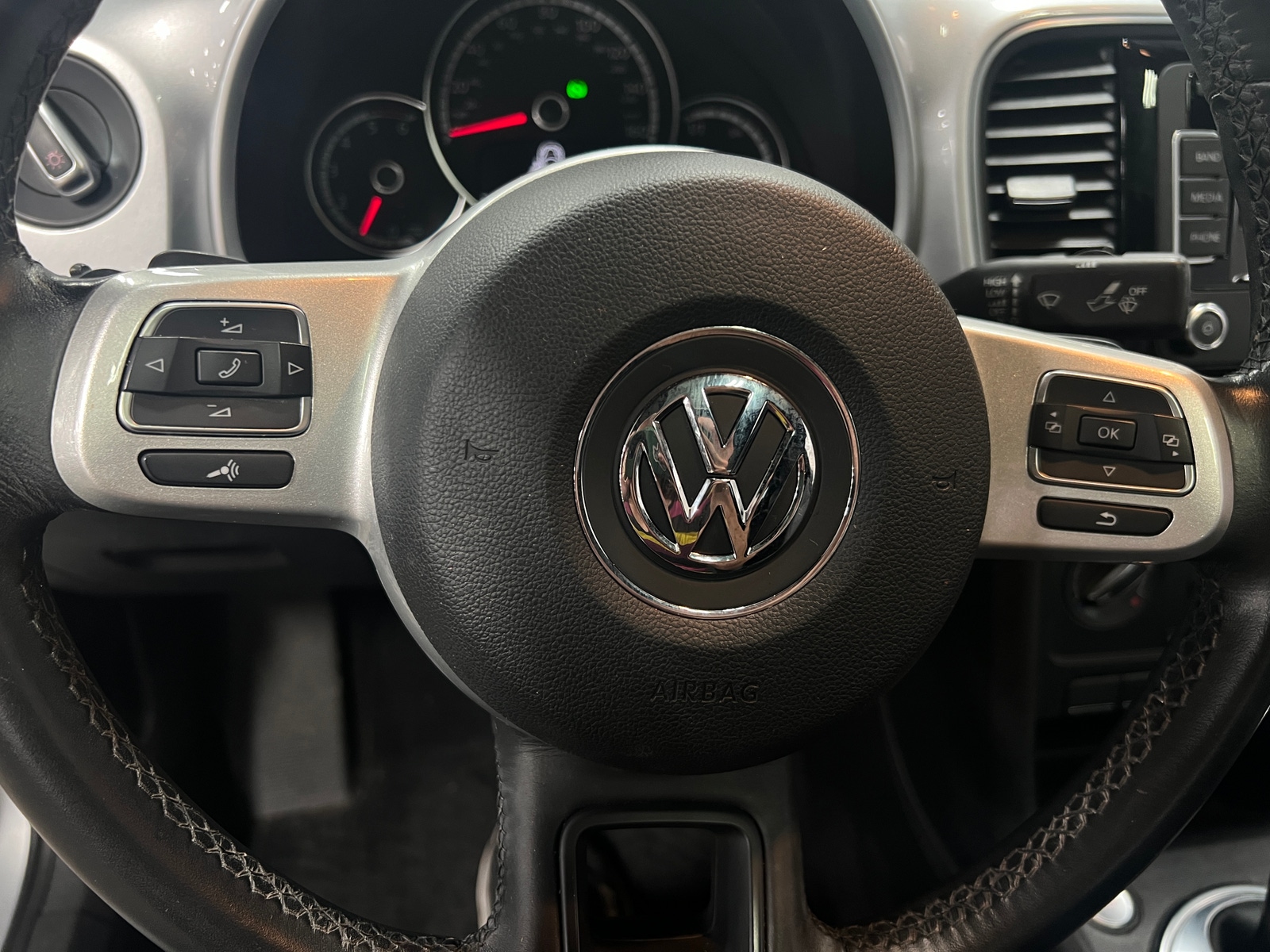 Thumbnail: 2014 Volkswagen Beetle - 4