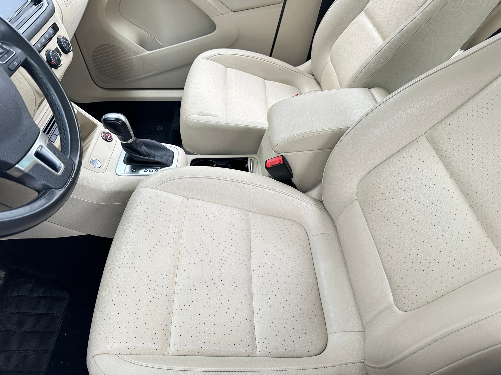 Thumbnail: 2016 Volkswagen Tiguan - 2