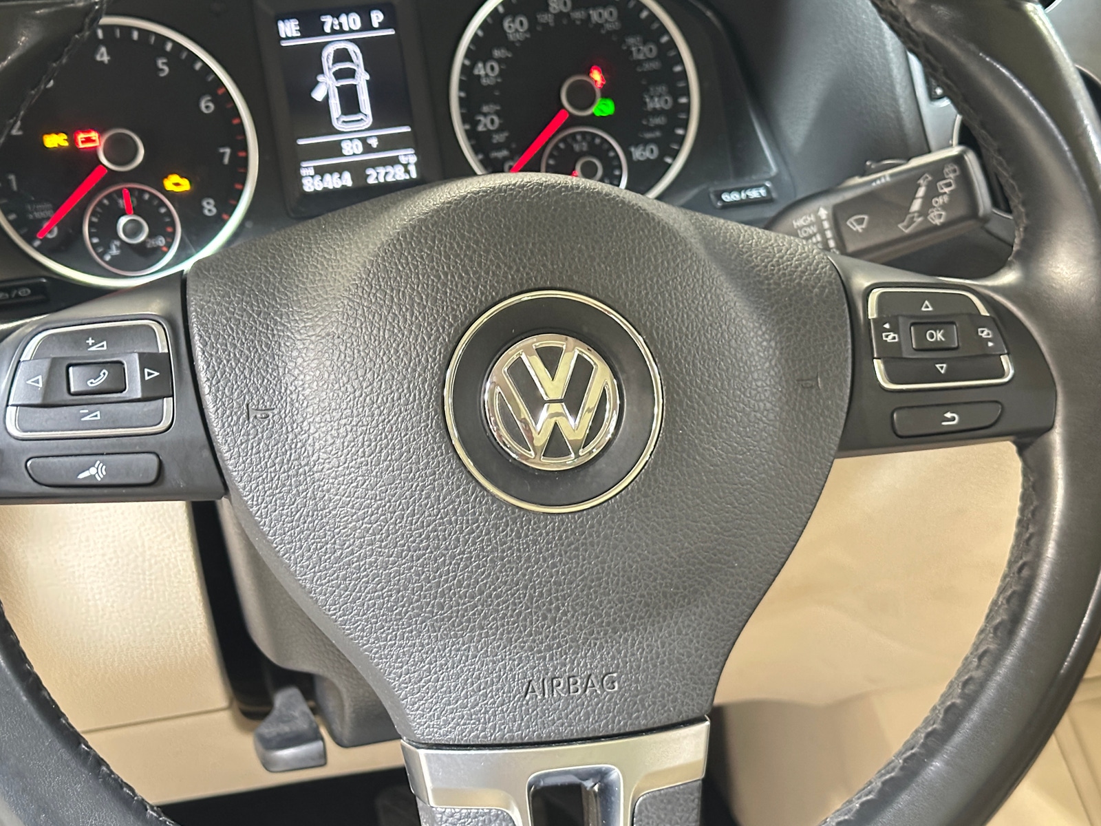 Thumbnail: 2016 Volkswagen Tiguan - 5