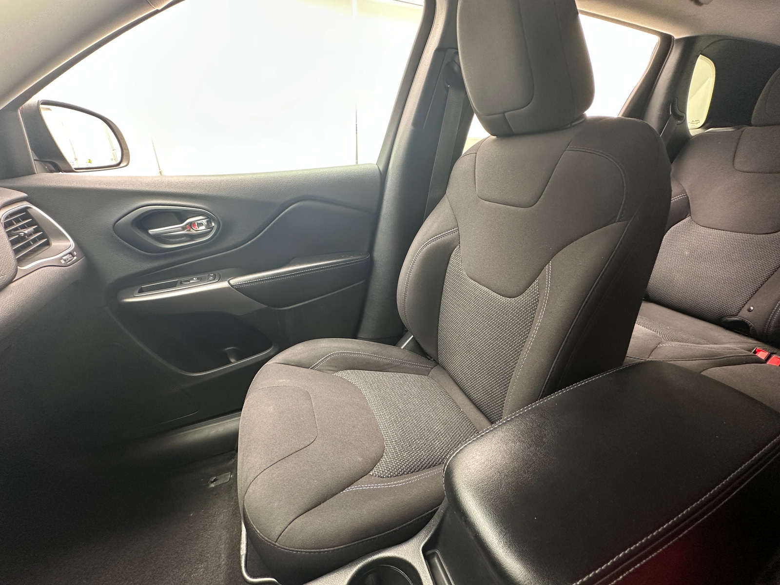 Thumbnail: 2019 Jeep Cherokee - 2