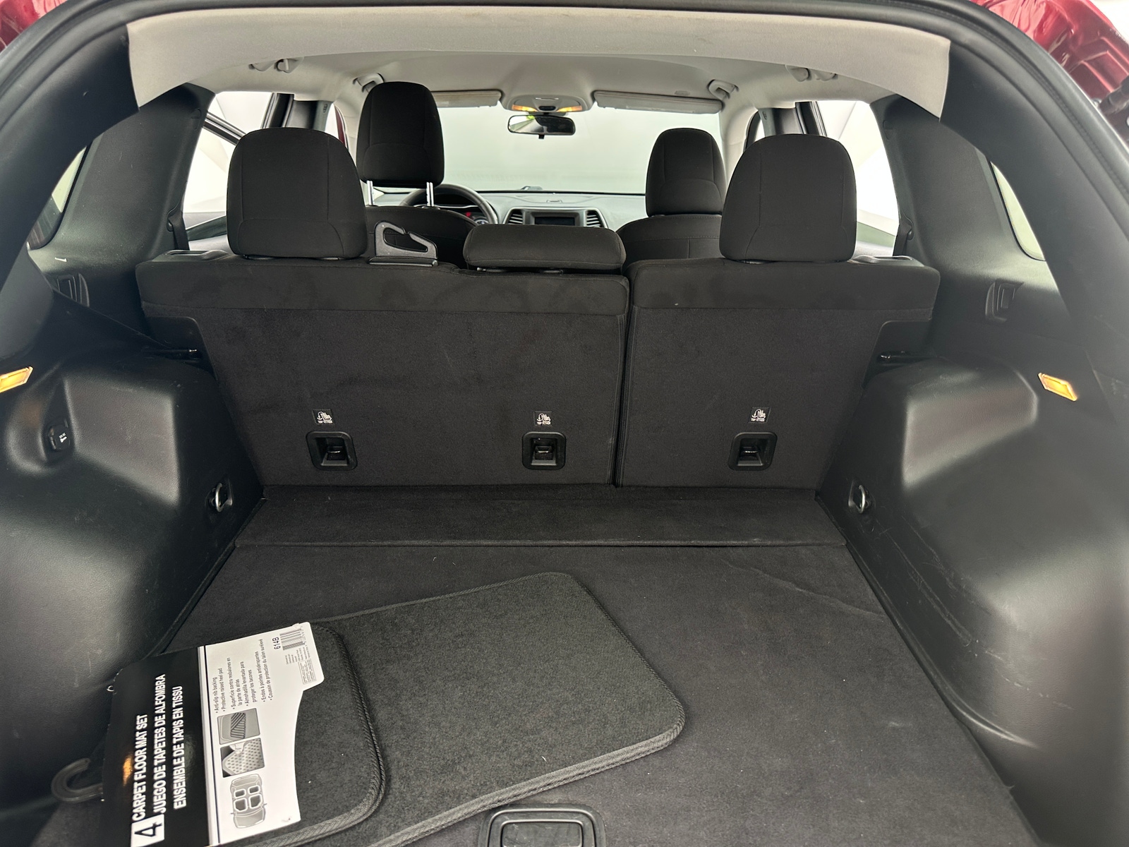 Thumbnail: 2019 Jeep Cherokee - 7