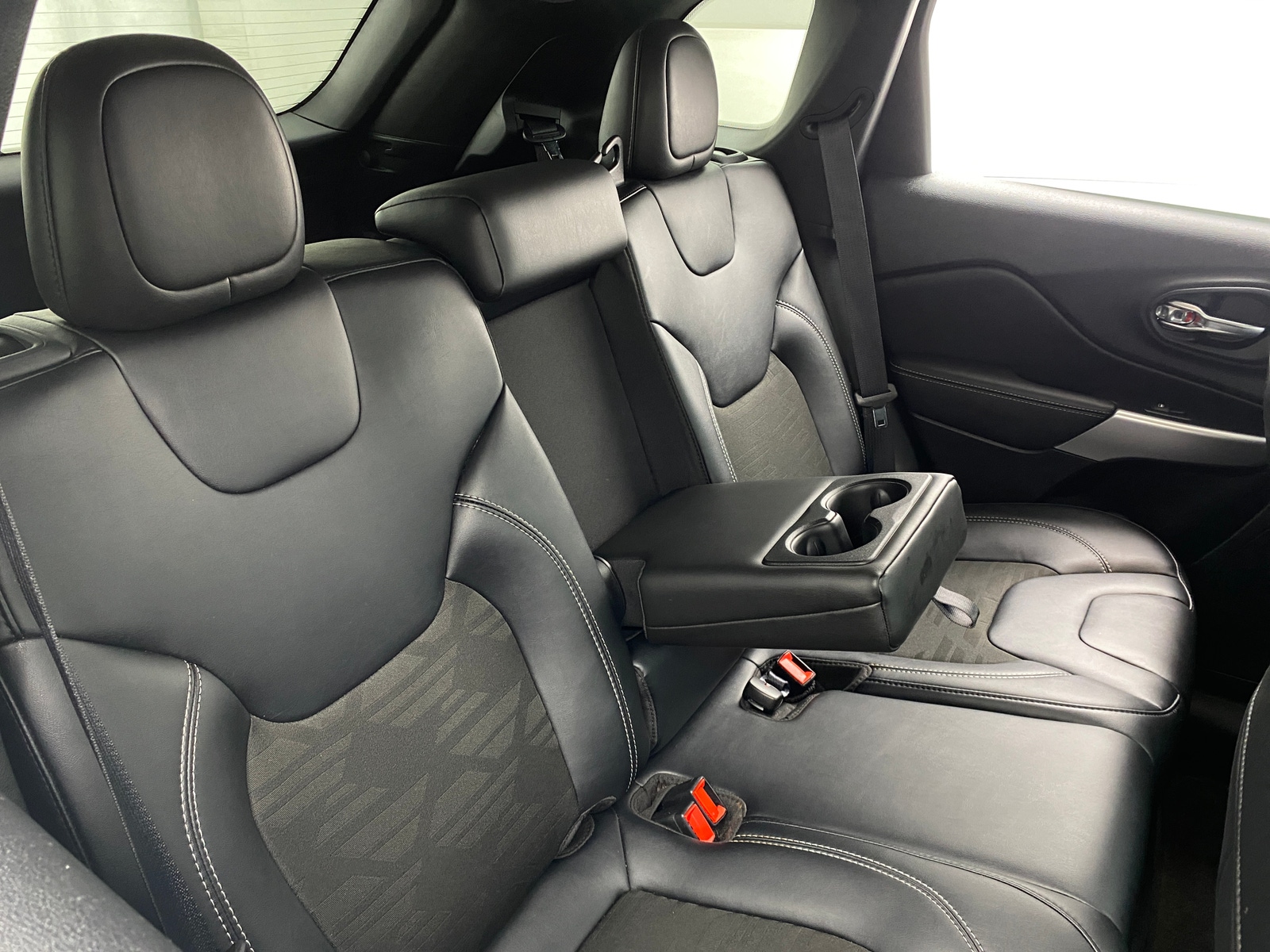 Thumbnail: 2022 Jeep Cherokee - 5