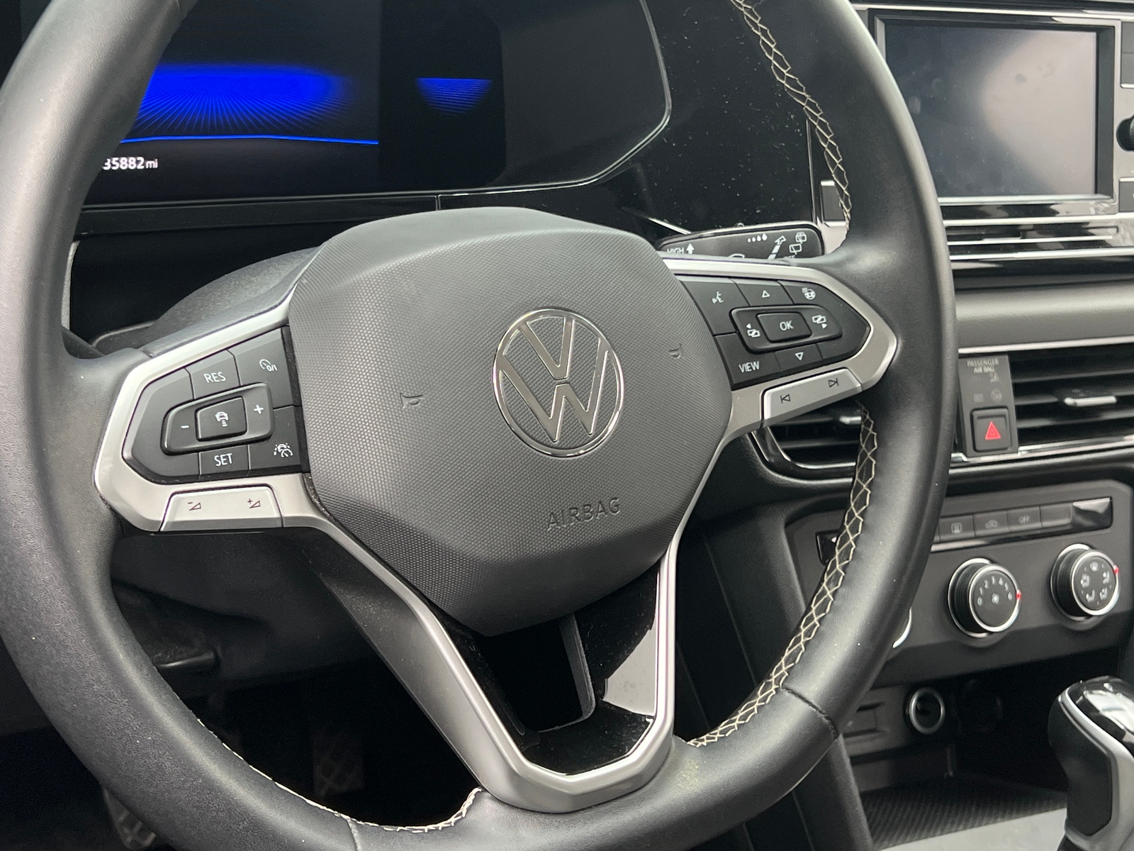 Thumbnail: 2022 Volkswagen Taos - 5