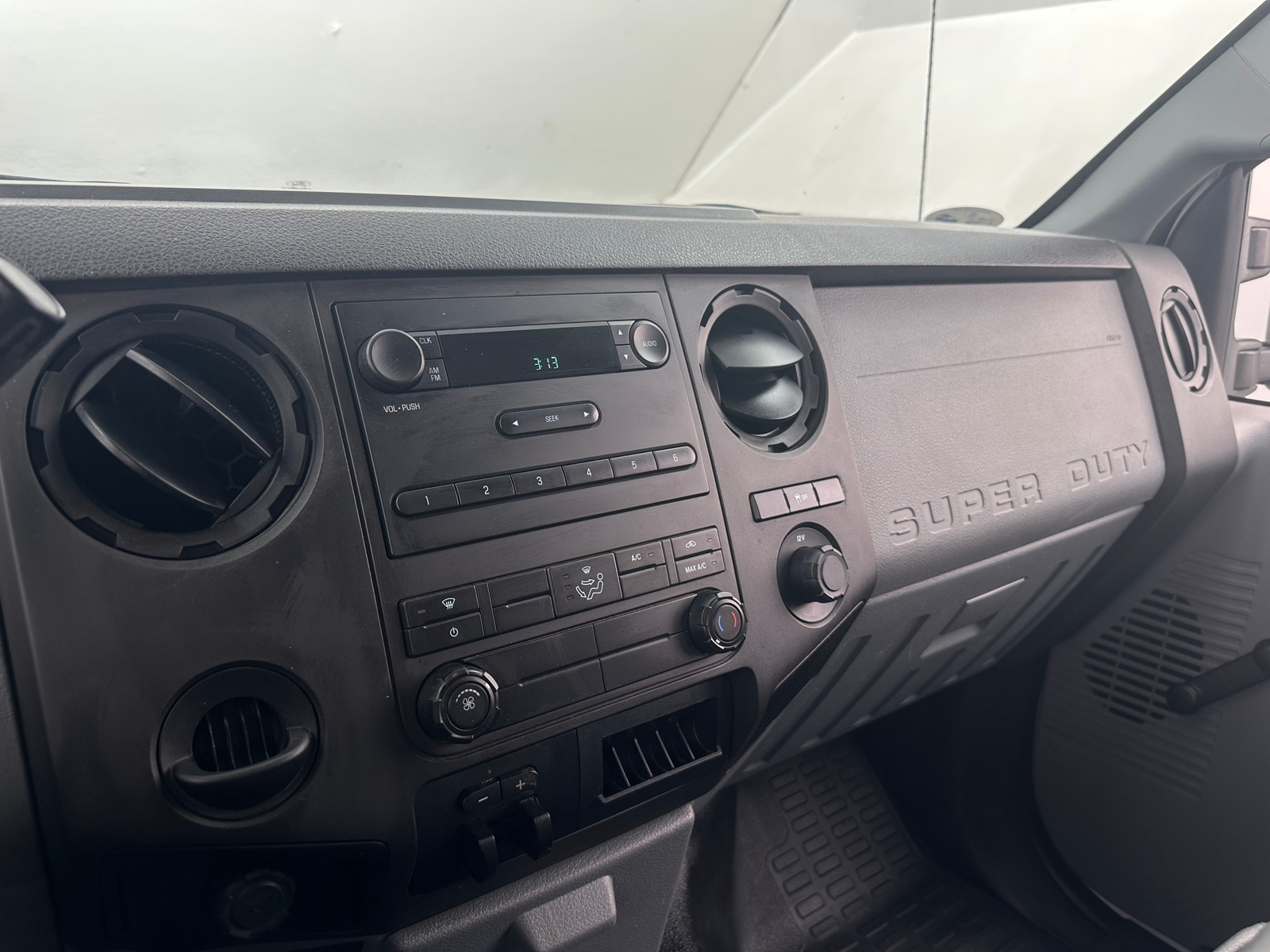 Thumbnail: 2015 Ford Econoline - 4