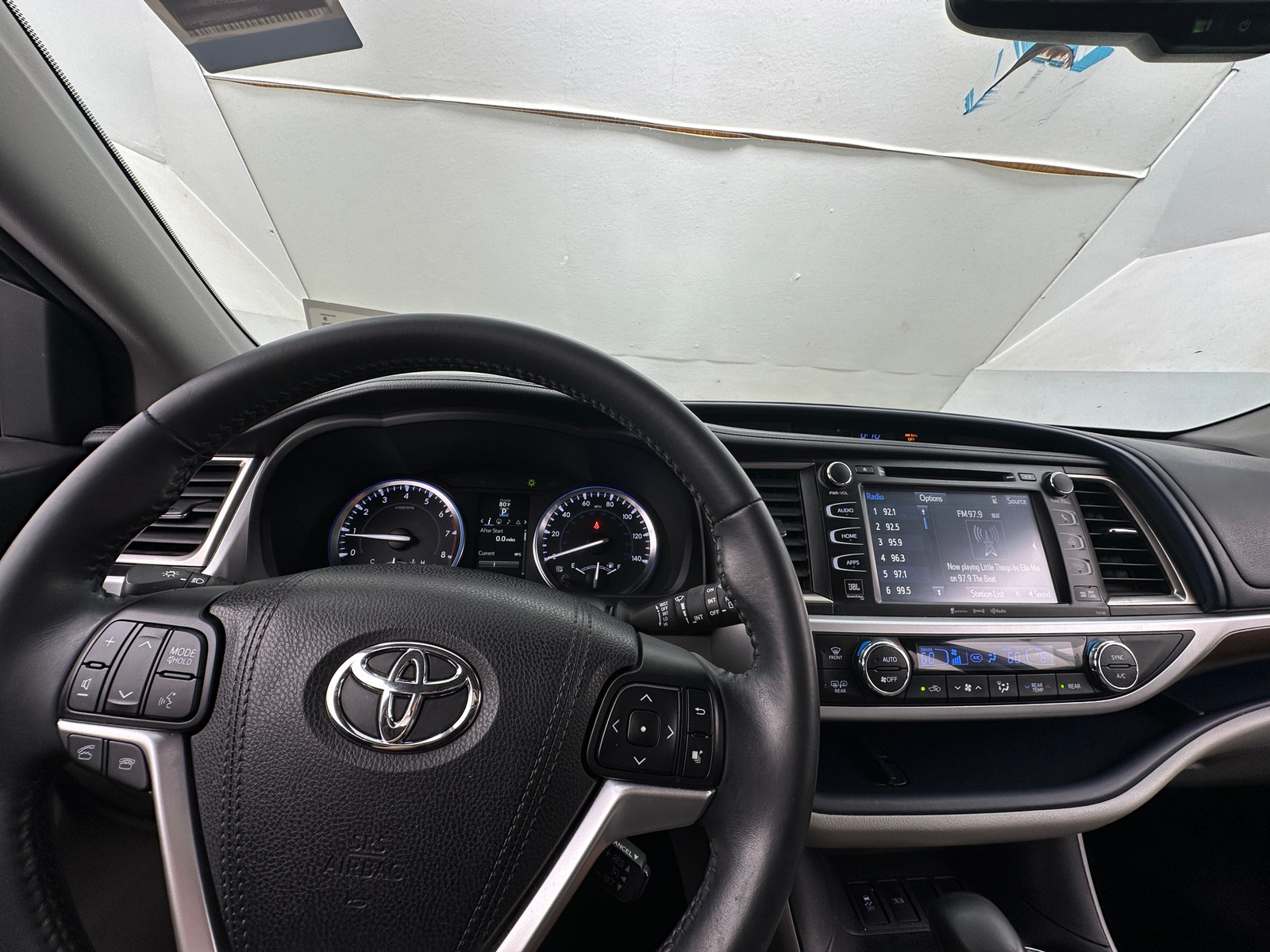 Thumbnail: 2016 Toyota Highlander - 3