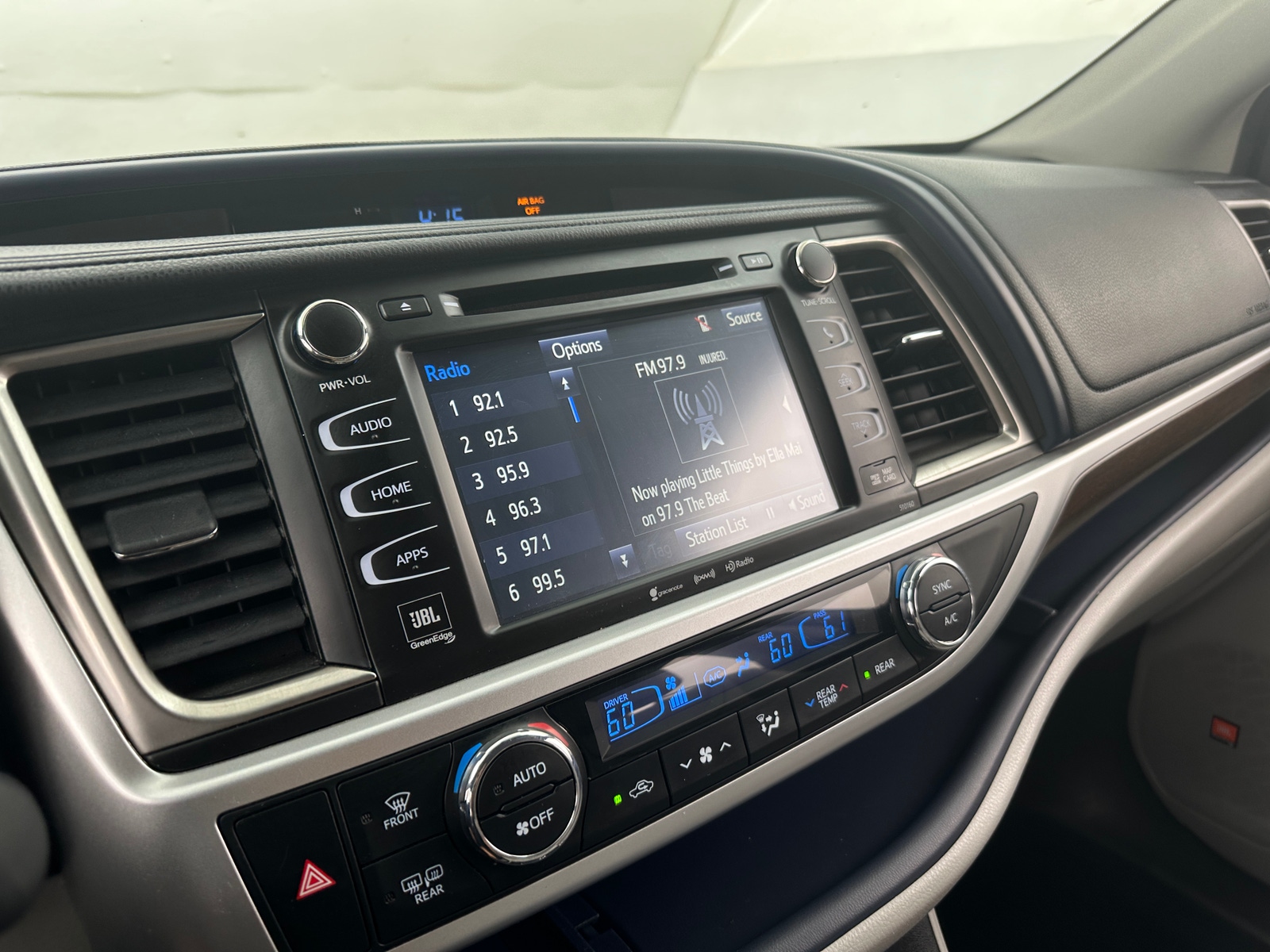 Thumbnail: 2016 Toyota Highlander - 4