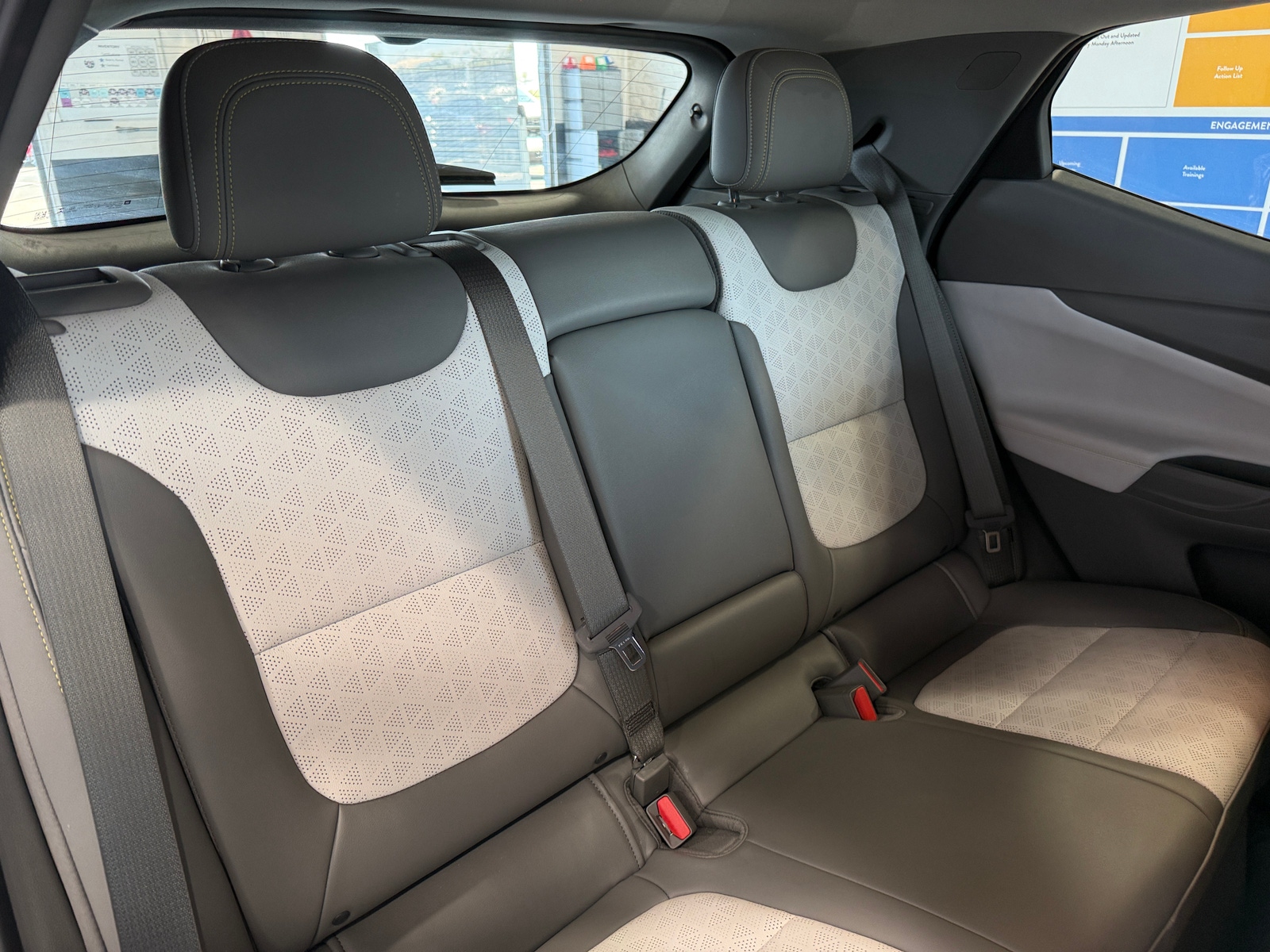 Thumbnail: 2023 Chevrolet Bolt EUV - 5