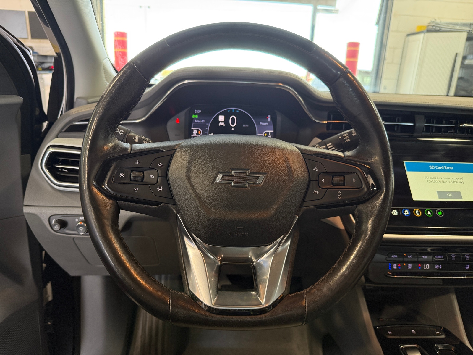 Thumbnail: 2023 Chevrolet Bolt EUV - 4