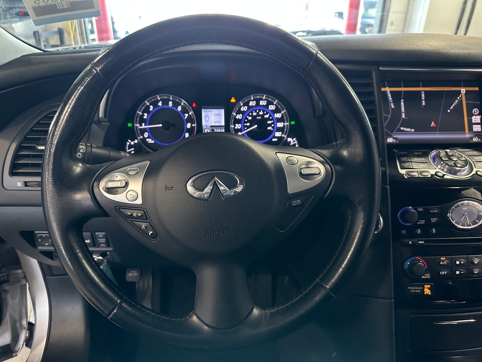 Thumbnail: 2014 INFINITI QX70 - 4