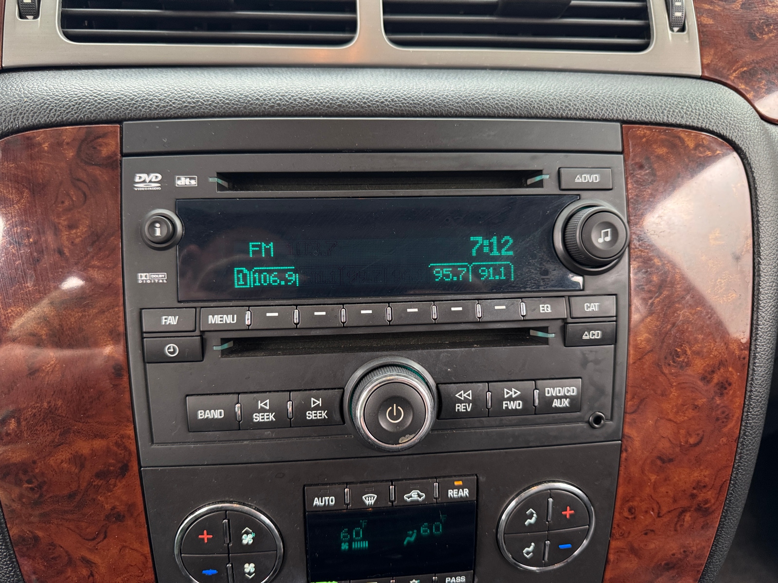 Thumbnail: 2013 Chevrolet Tahoe - 3