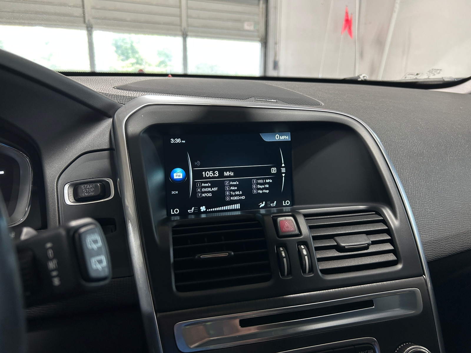 Thumbnail: 2015 Volvo XC60 - 3