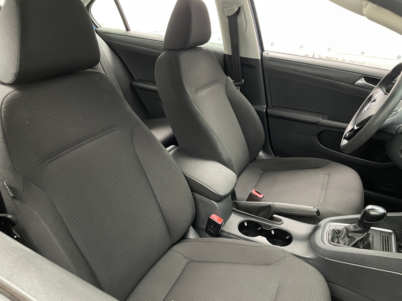 Thumbnail: 2016 Volkswagen Jetta - 2