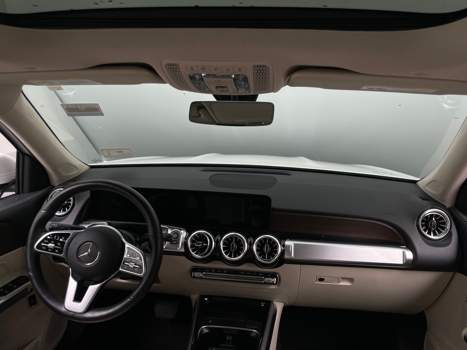 Thumbnail: 2022 Mercedes-Benz GLB - 2