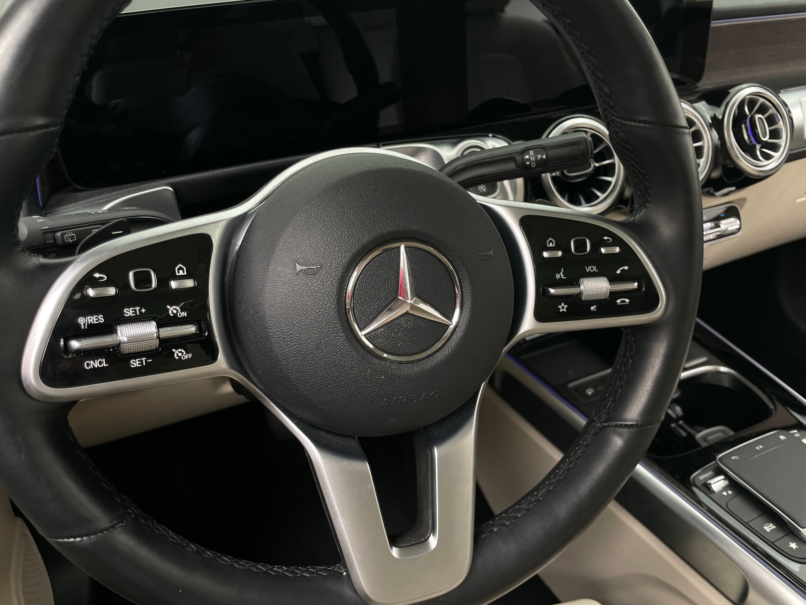 Thumbnail: 2022 Mercedes-Benz GLB - 4