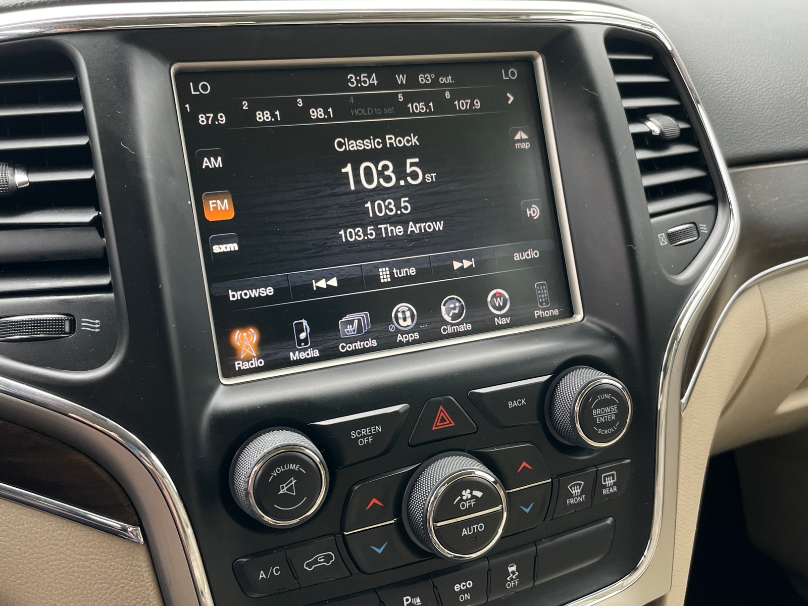 Thumbnail: 2015 Jeep Grand Cherokee - 3