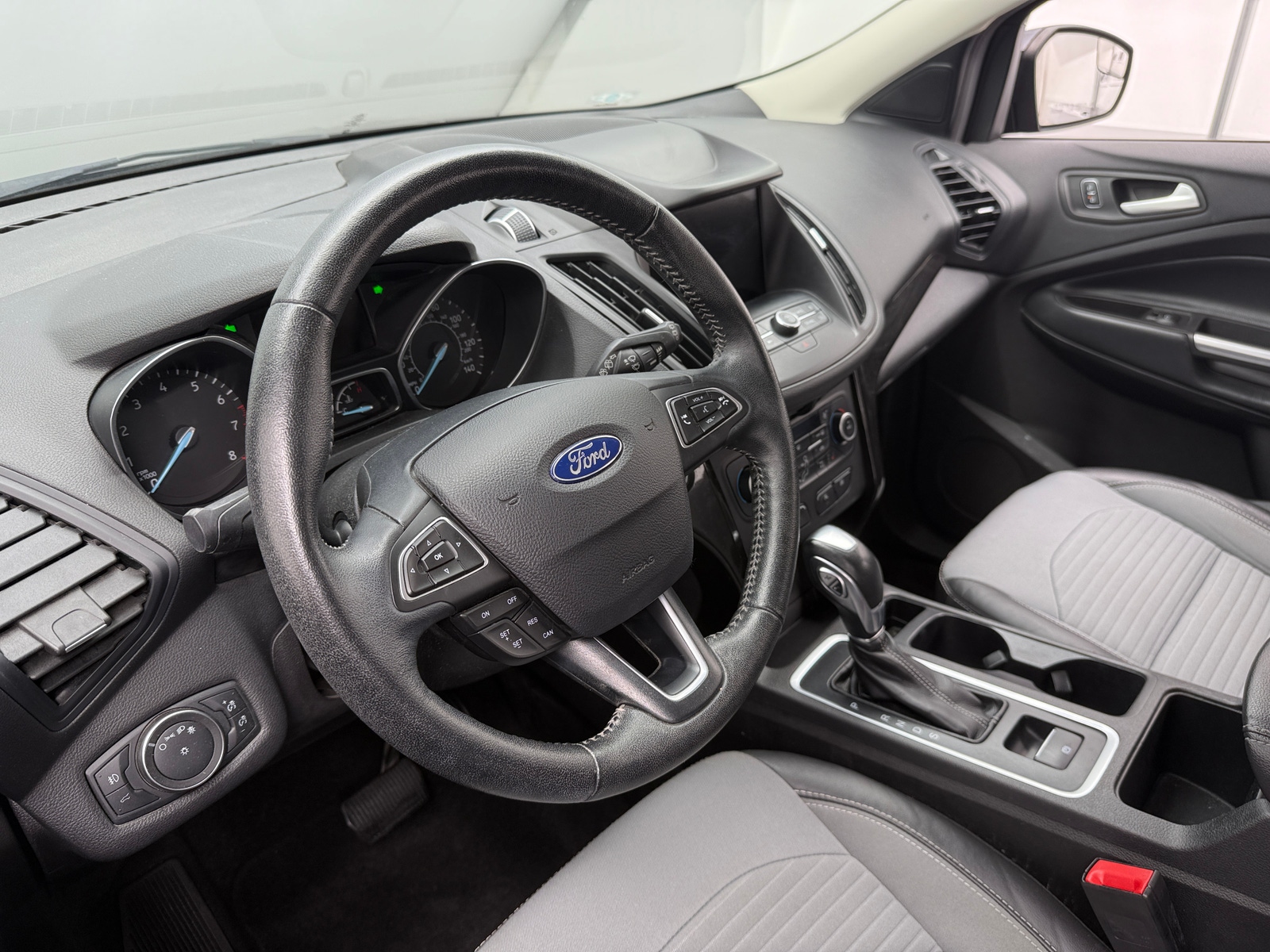 Thumbnail: 2019 Ford Escape - 4
