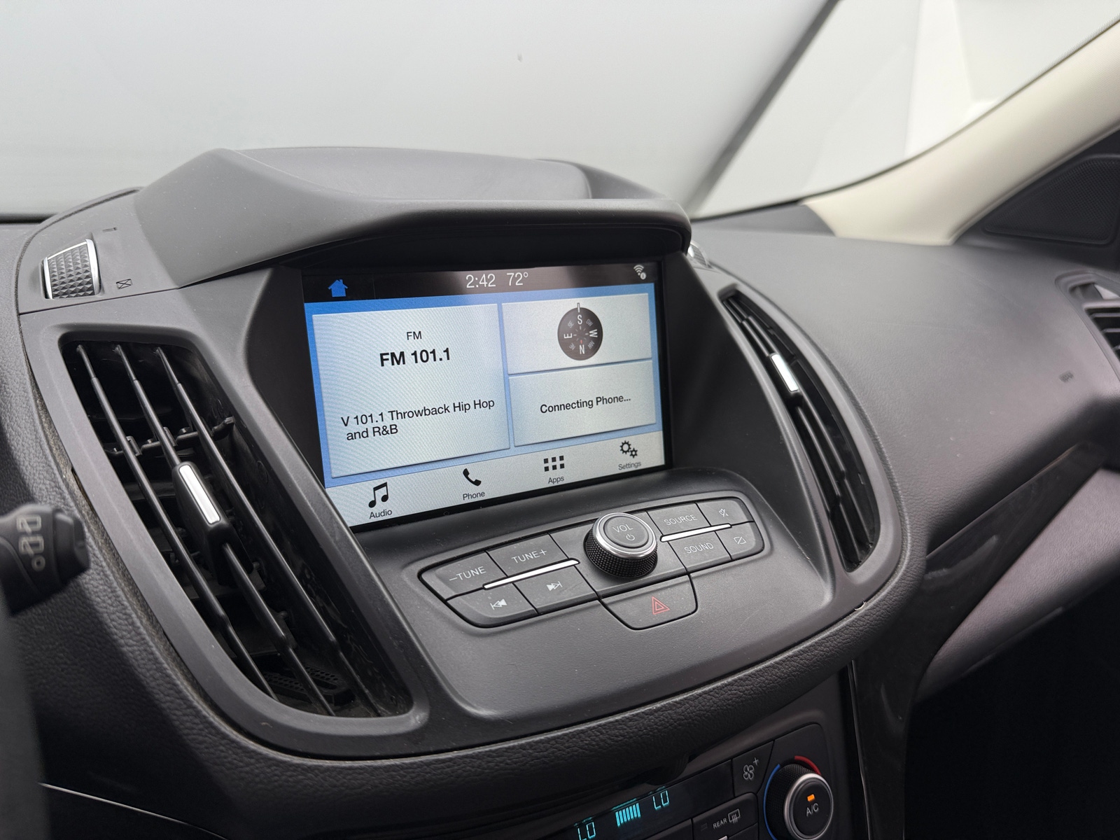 Thumbnail: 2019 Ford Escape - 3