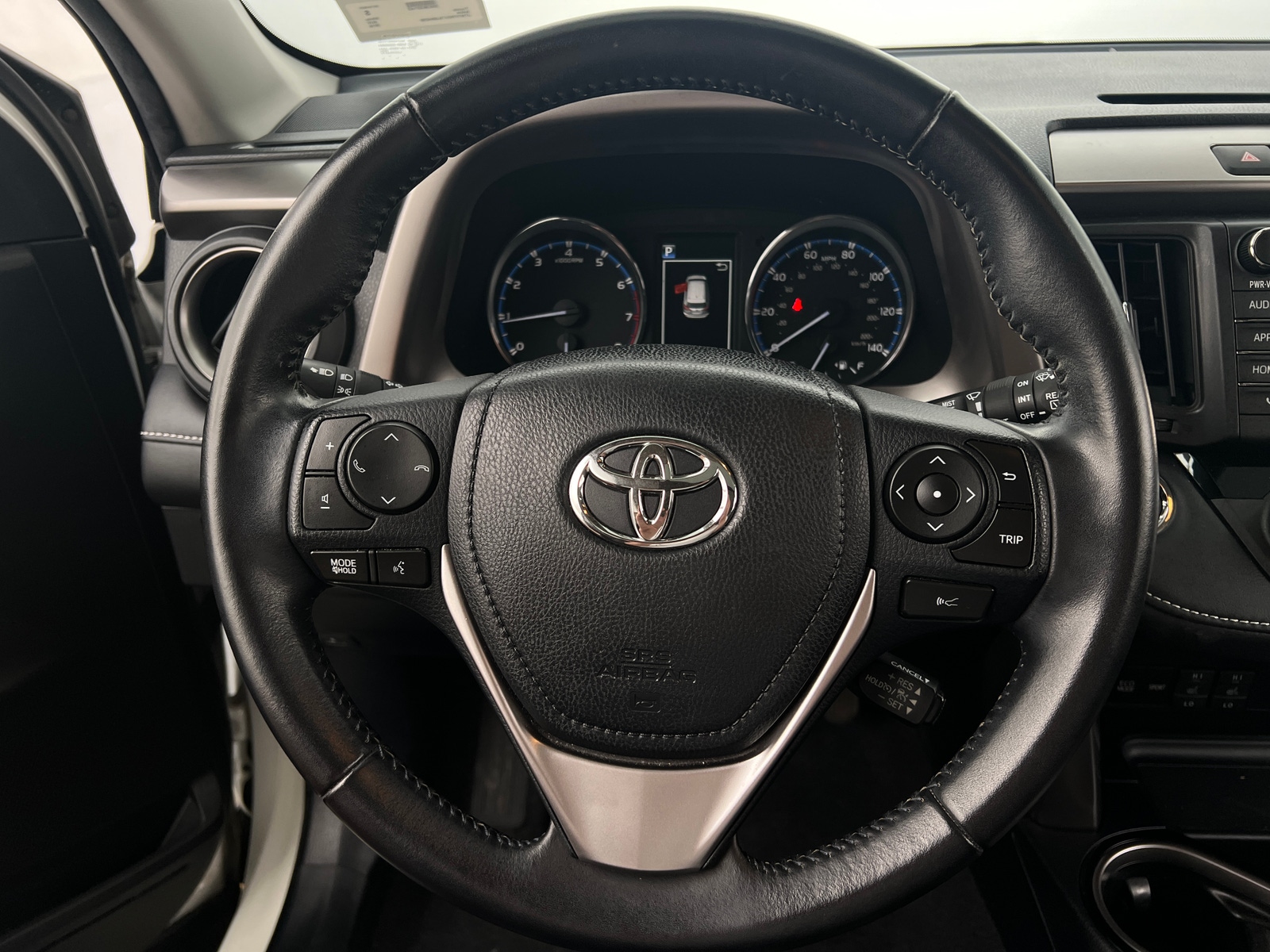 Thumbnail: 2016 Toyota RAV4 - 4