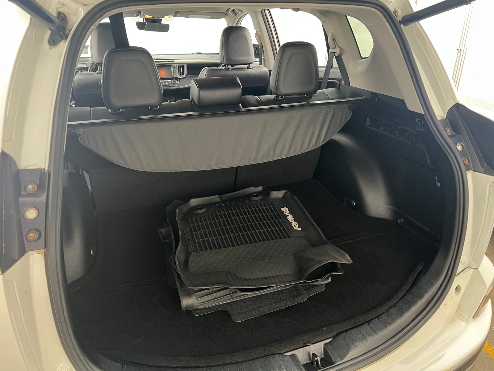 Thumbnail: 2016 Toyota RAV4 - 6
