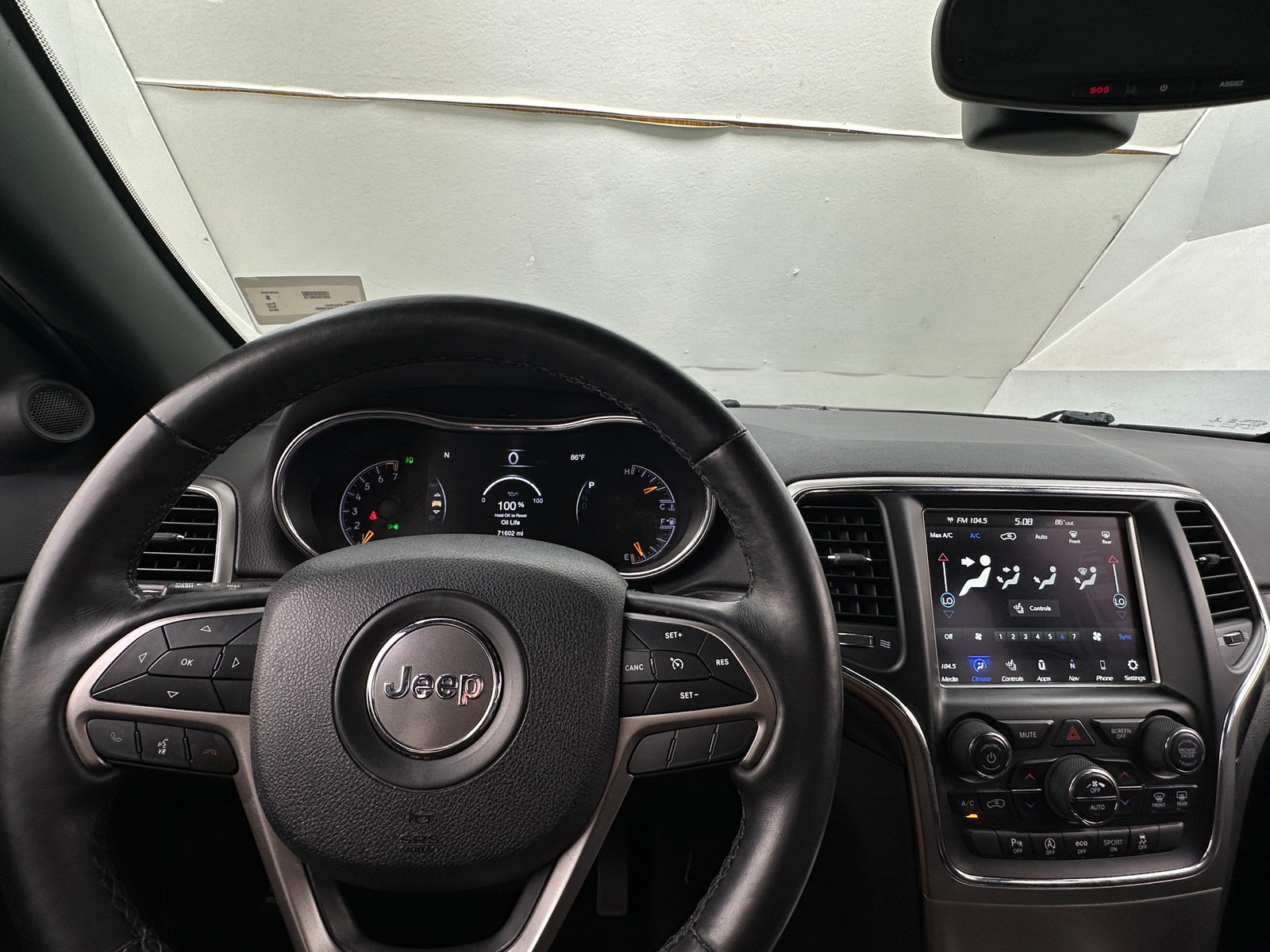 Thumbnail: 2018 Jeep Grand Cherokee - 3