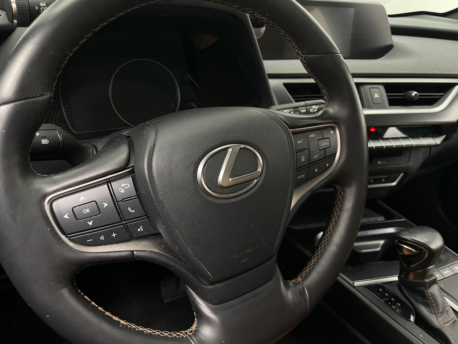 Thumbnail: 2019 Lexus UX - 4