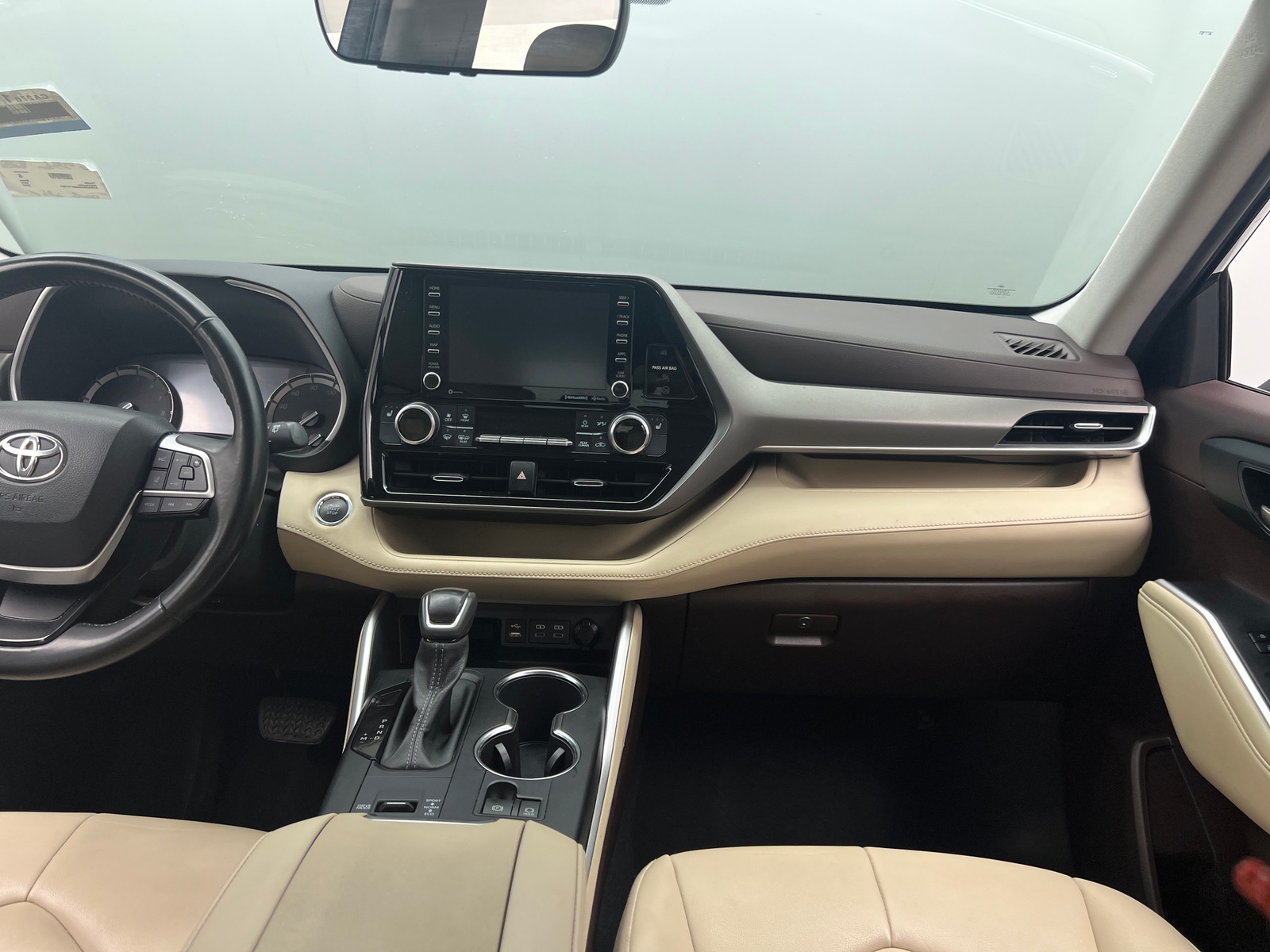 Thumbnail: 2022 Toyota Highlander - 2