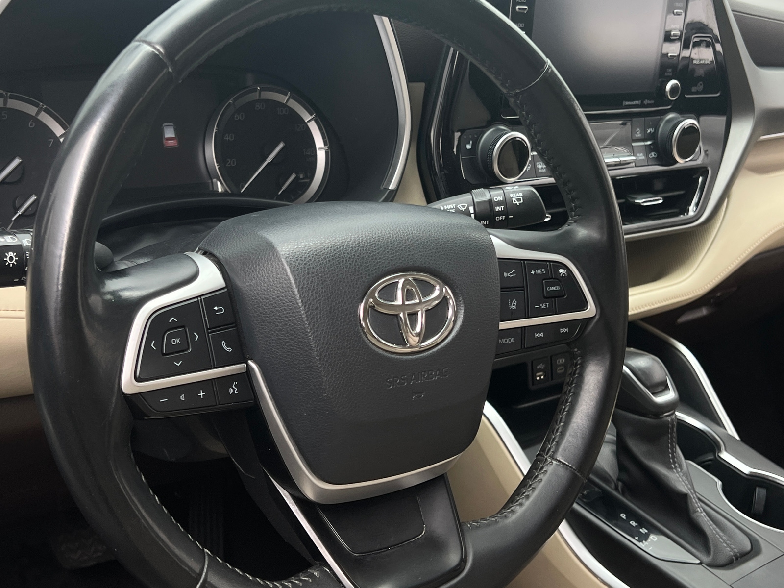 Thumbnail: 2022 Toyota Highlander - 4