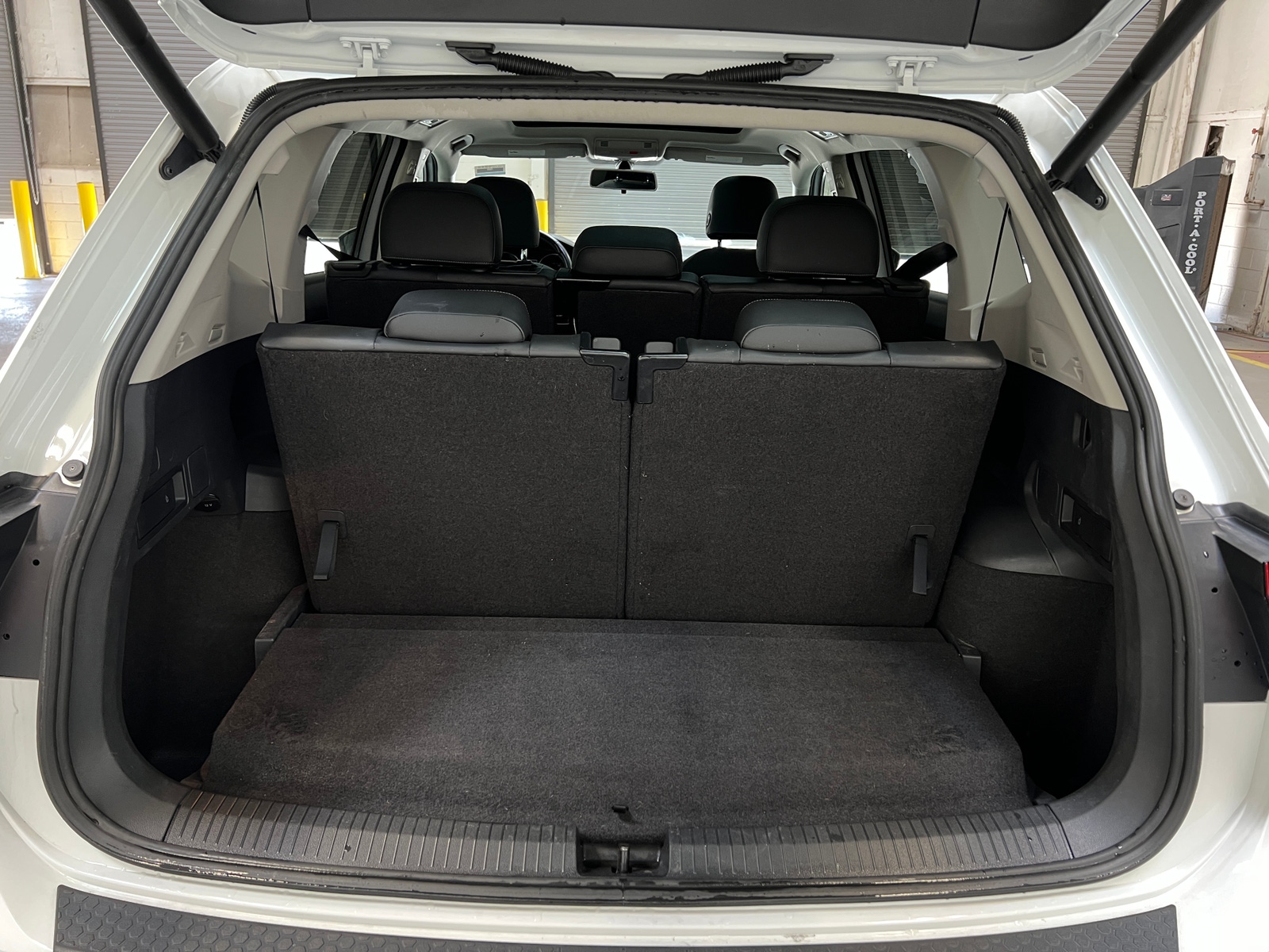 Thumbnail: 2018 Volkswagen Tiguan - 6
