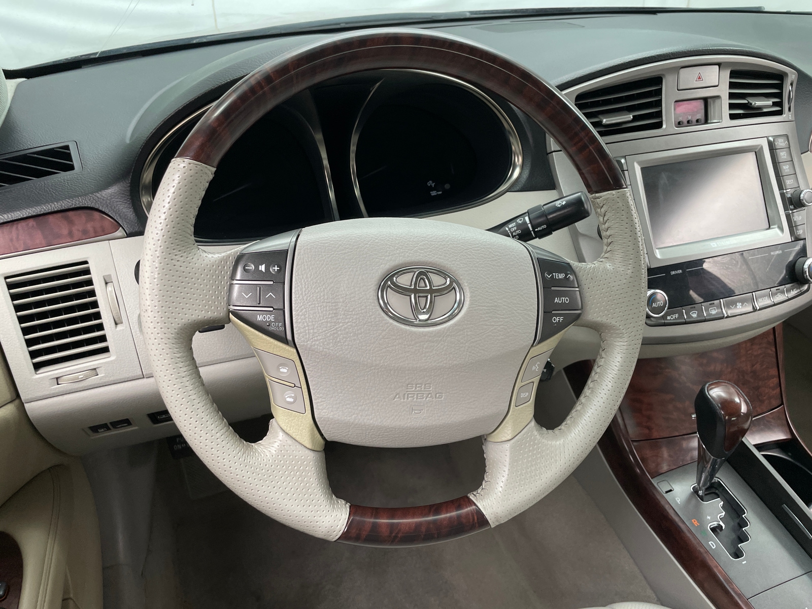 Thumbnail: 2012 Toyota Avalon - 4