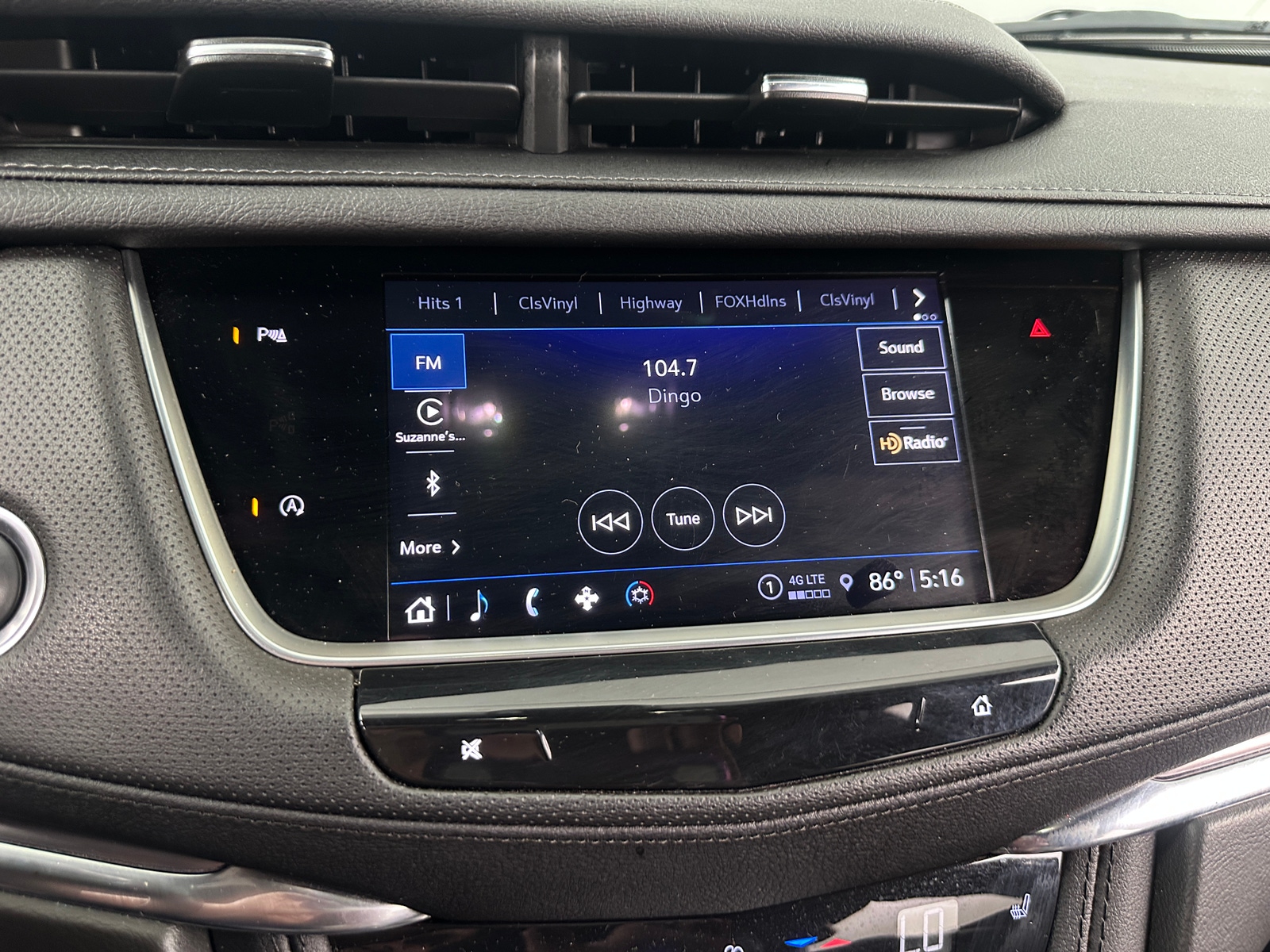 Thumbnail: 2023 Cadillac XT5 - 3