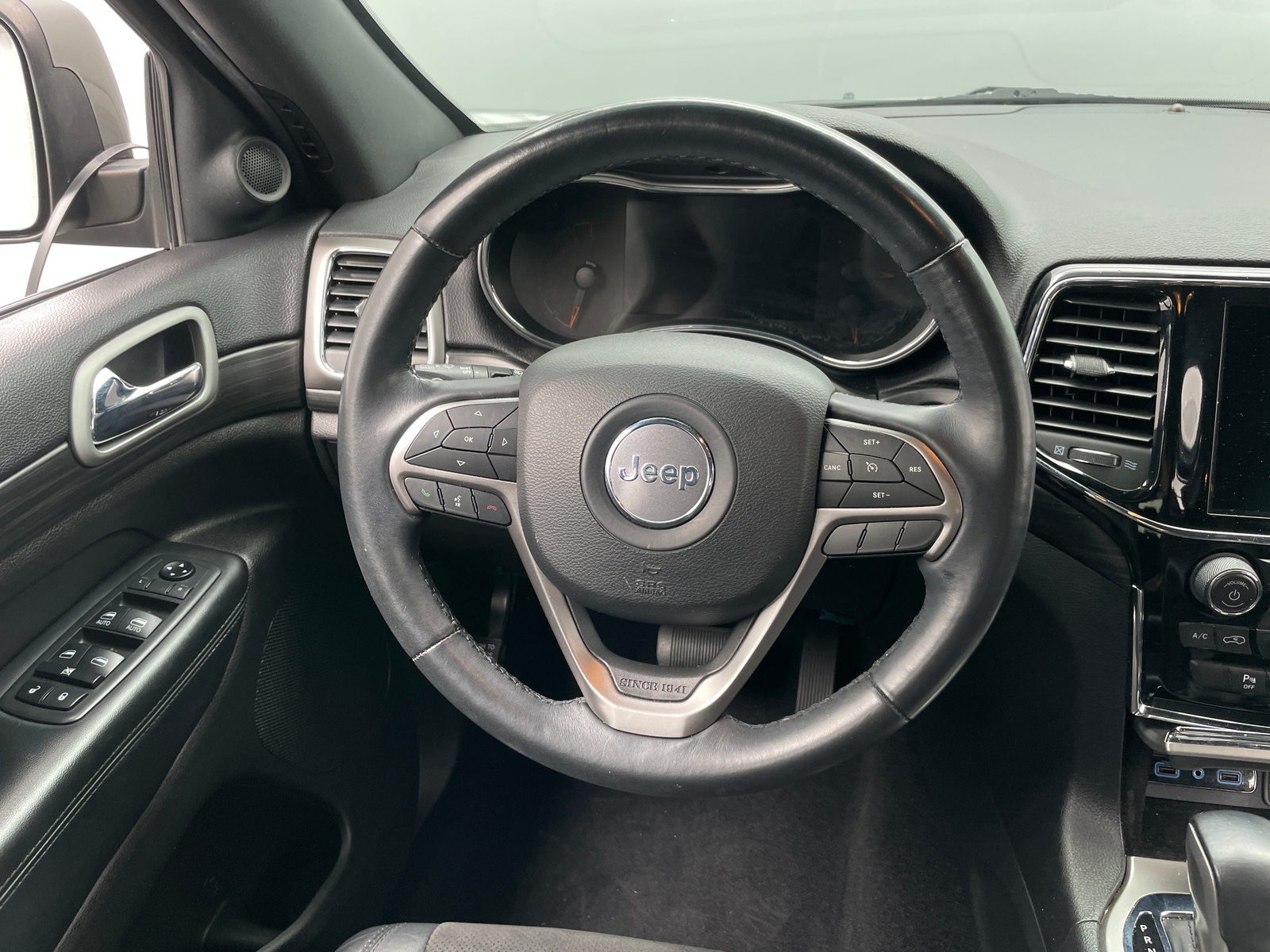 Thumbnail: 2019 Jeep Grand Cherokee - 4