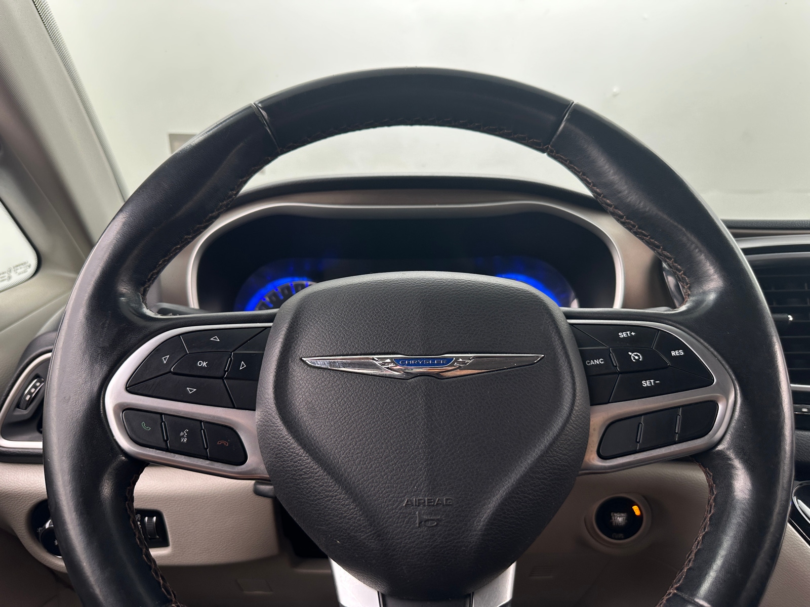 Thumbnail: 2018 Chrysler Pacifica - 4