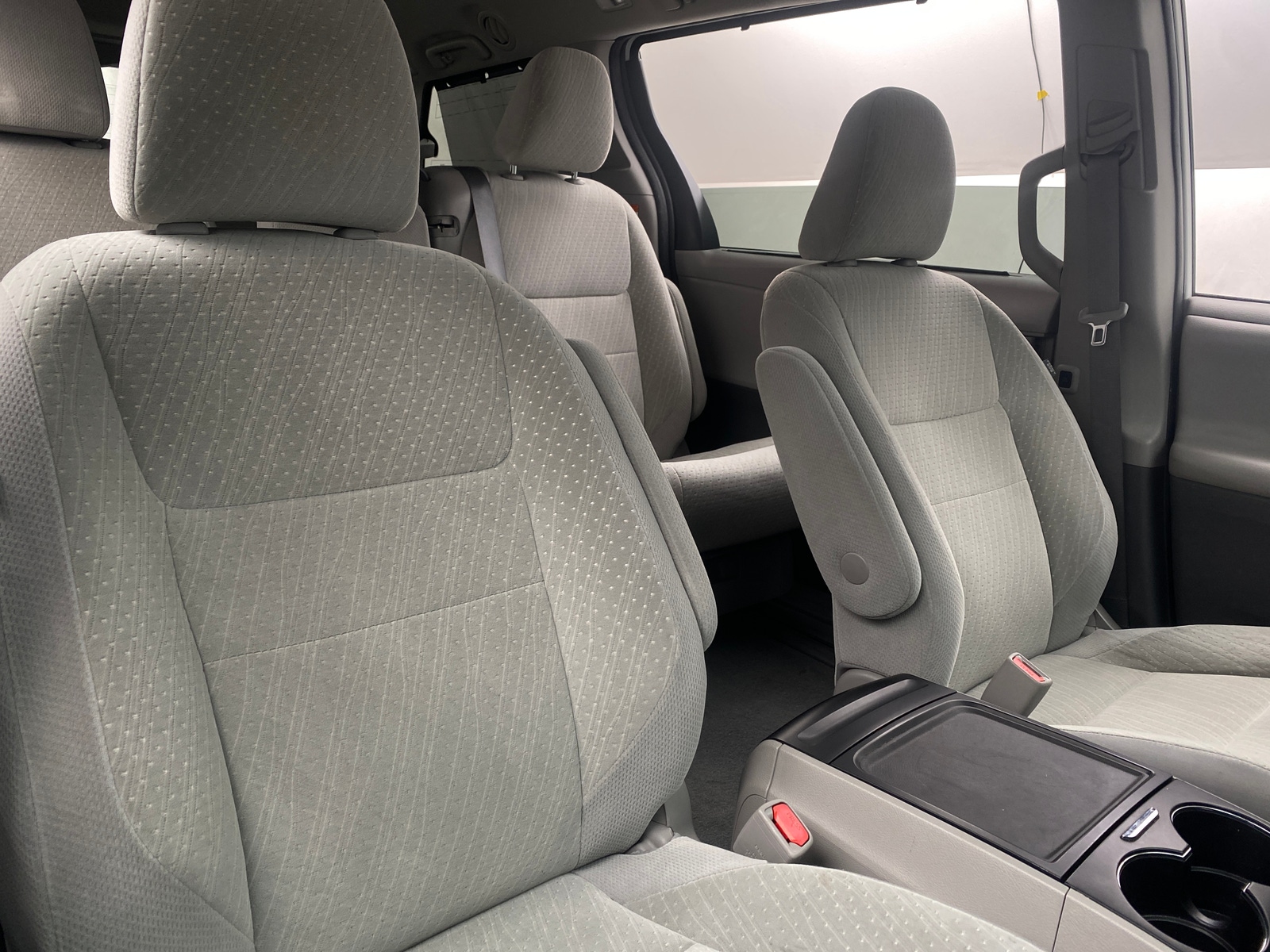 Thumbnail: 2020 Toyota Sienna - 2