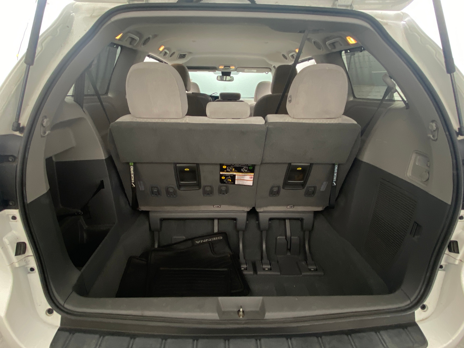Thumbnail: 2020 Toyota Sienna - 7