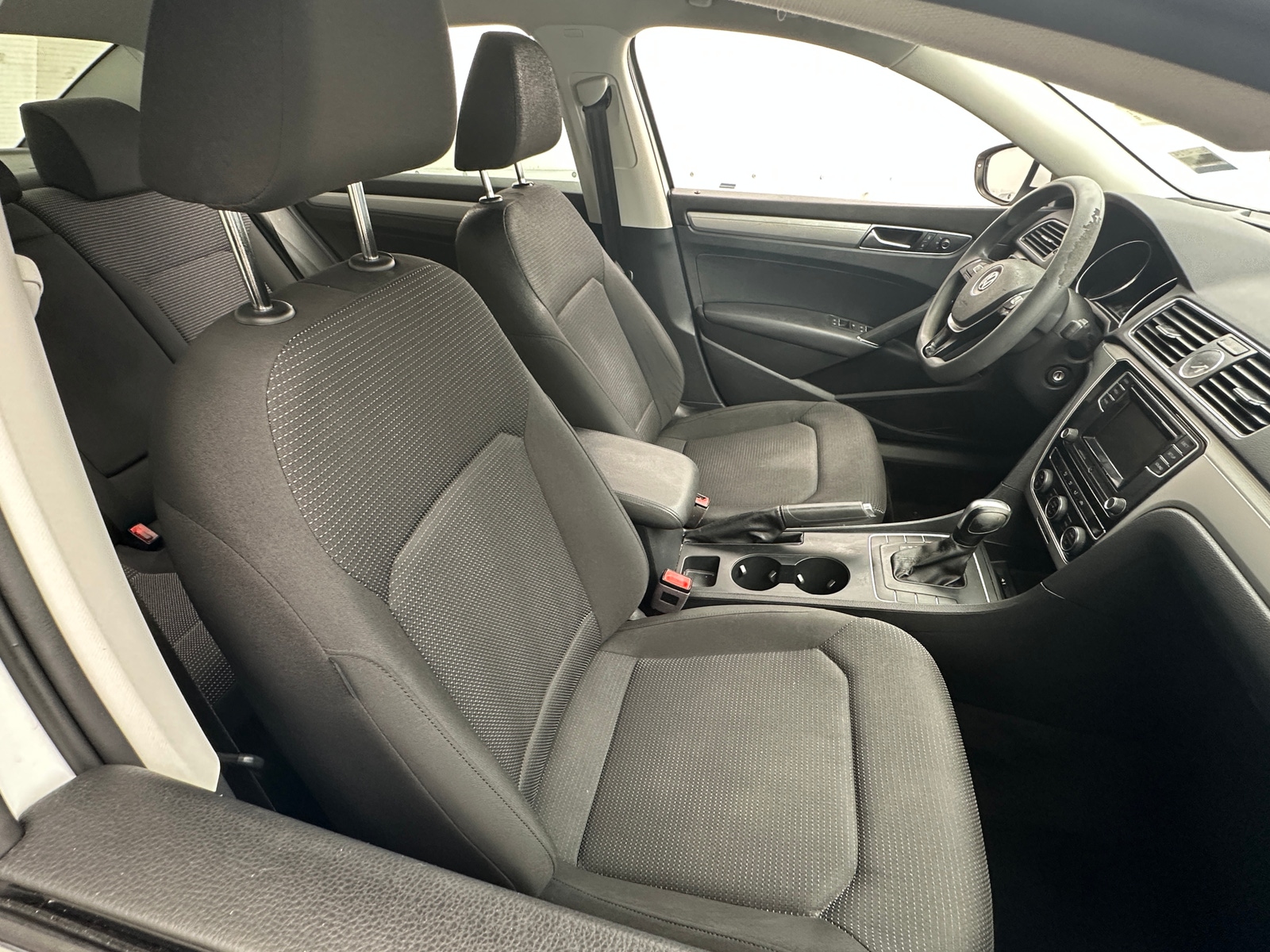 Thumbnail: 2017 Volkswagen Passat - 2